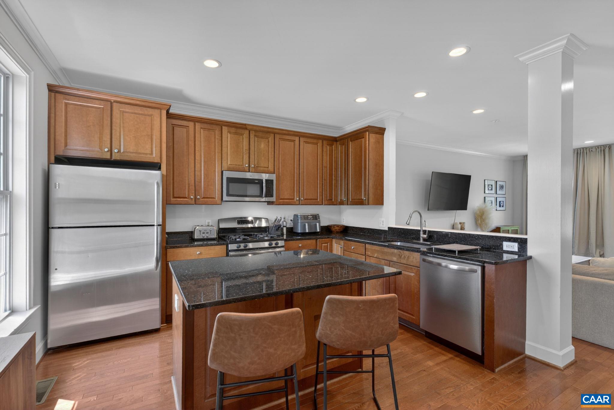 2527 AVEMORE POND RD