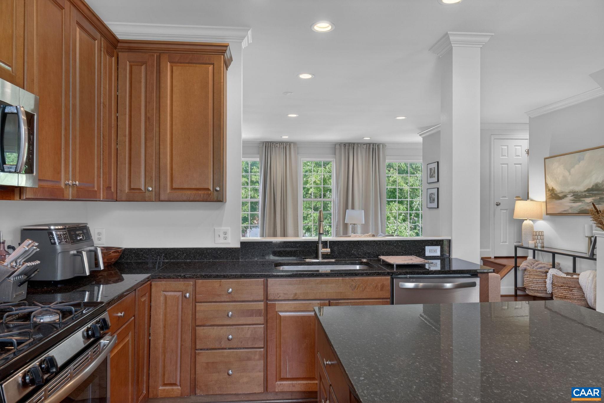 2527 AVEMORE POND RD