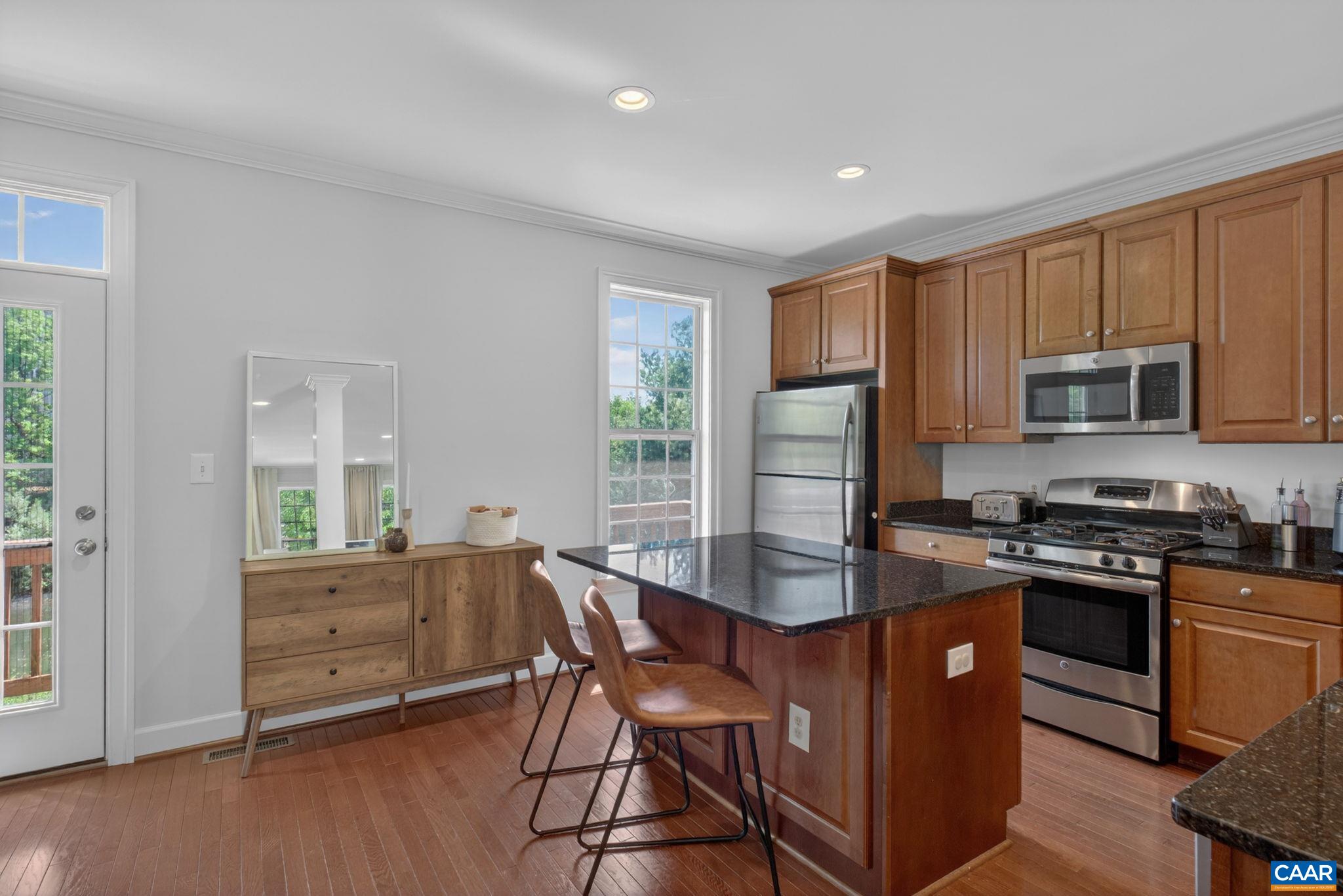2527 AVEMORE POND RD