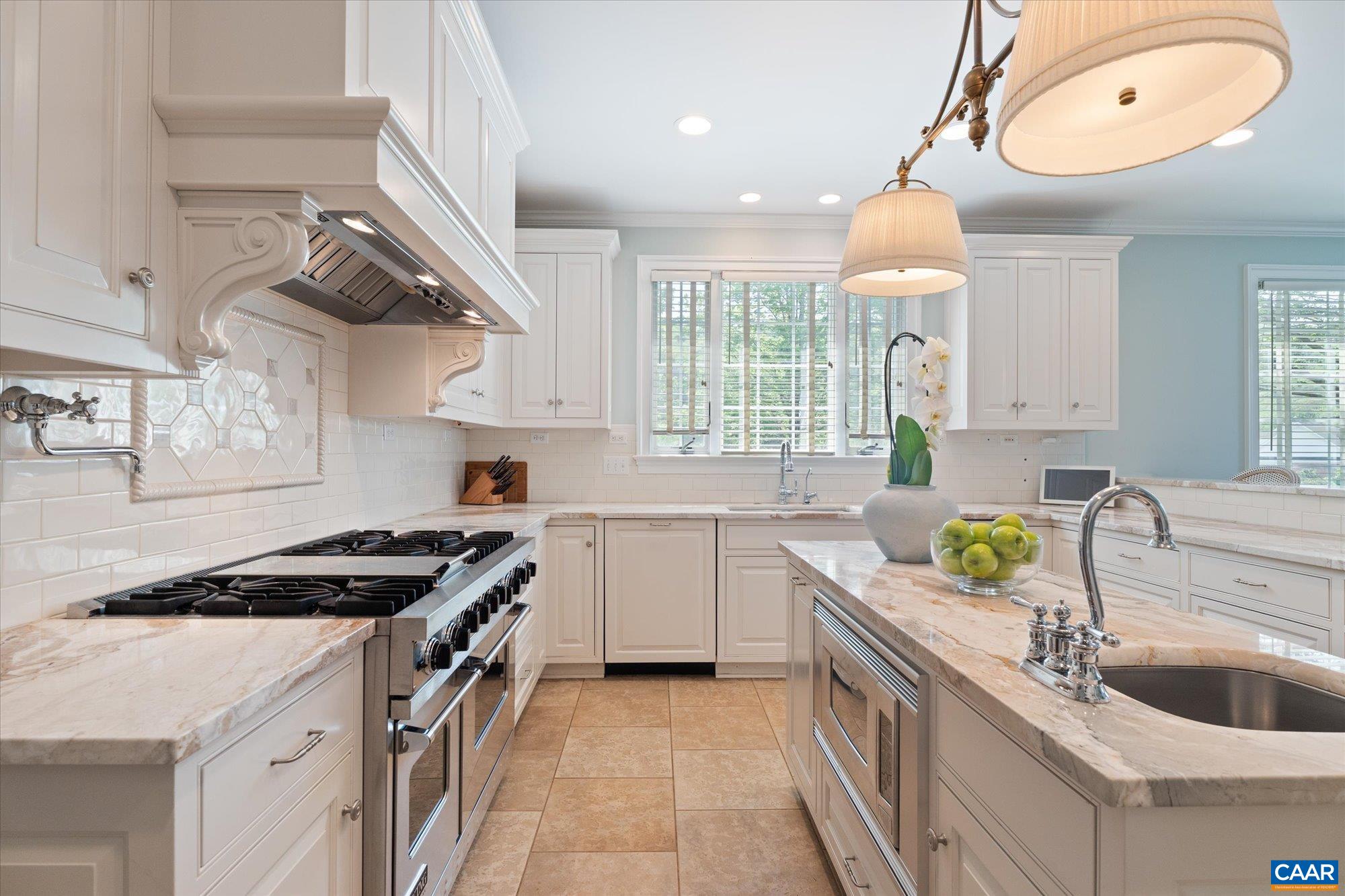 515 ROCKS FARM DR