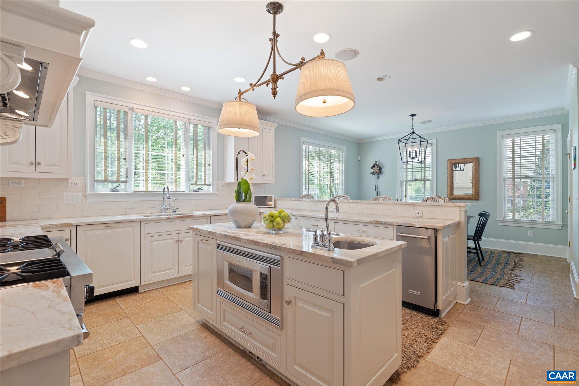515 ROCKS FARM DR