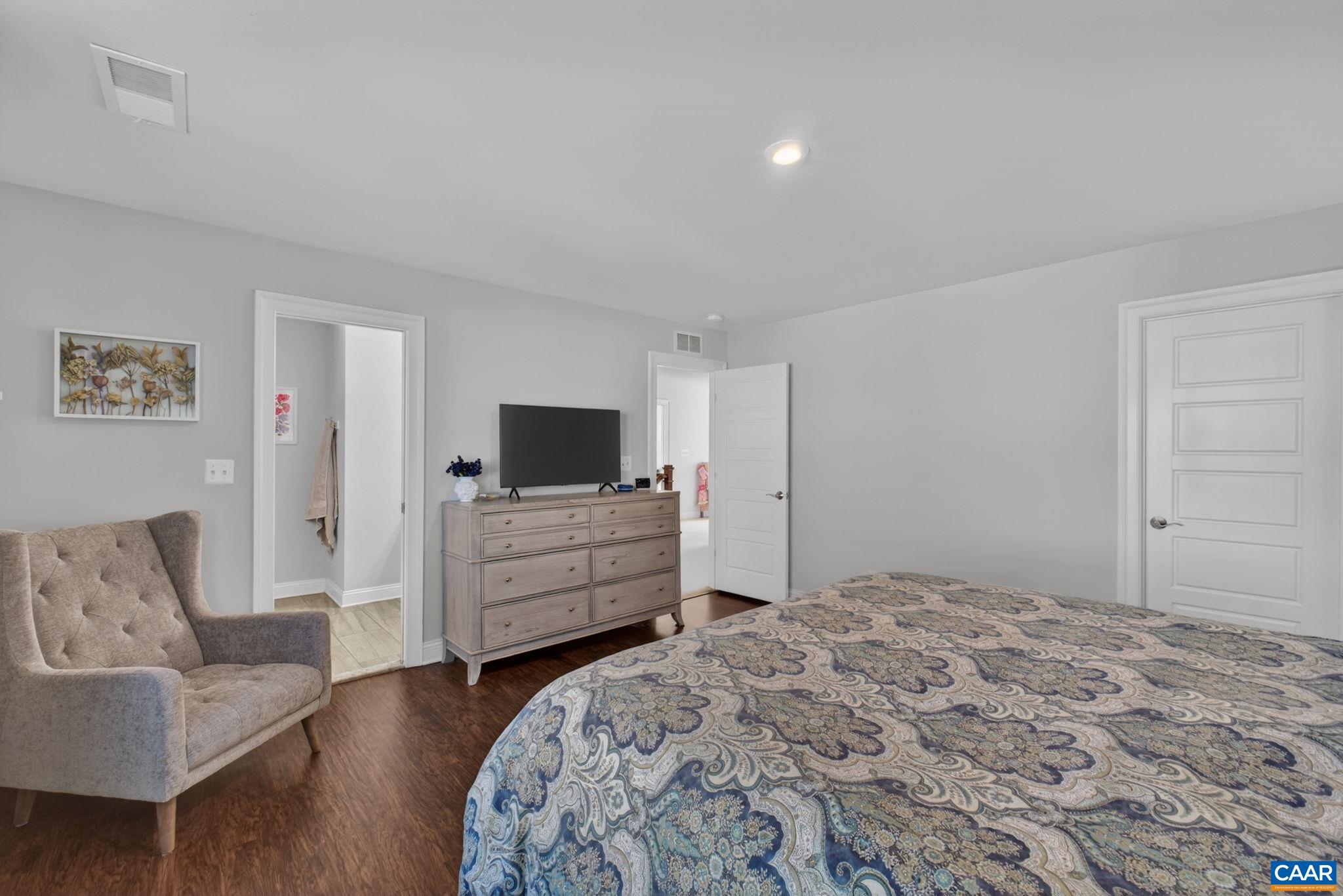 386 CLAIBOURNE RD