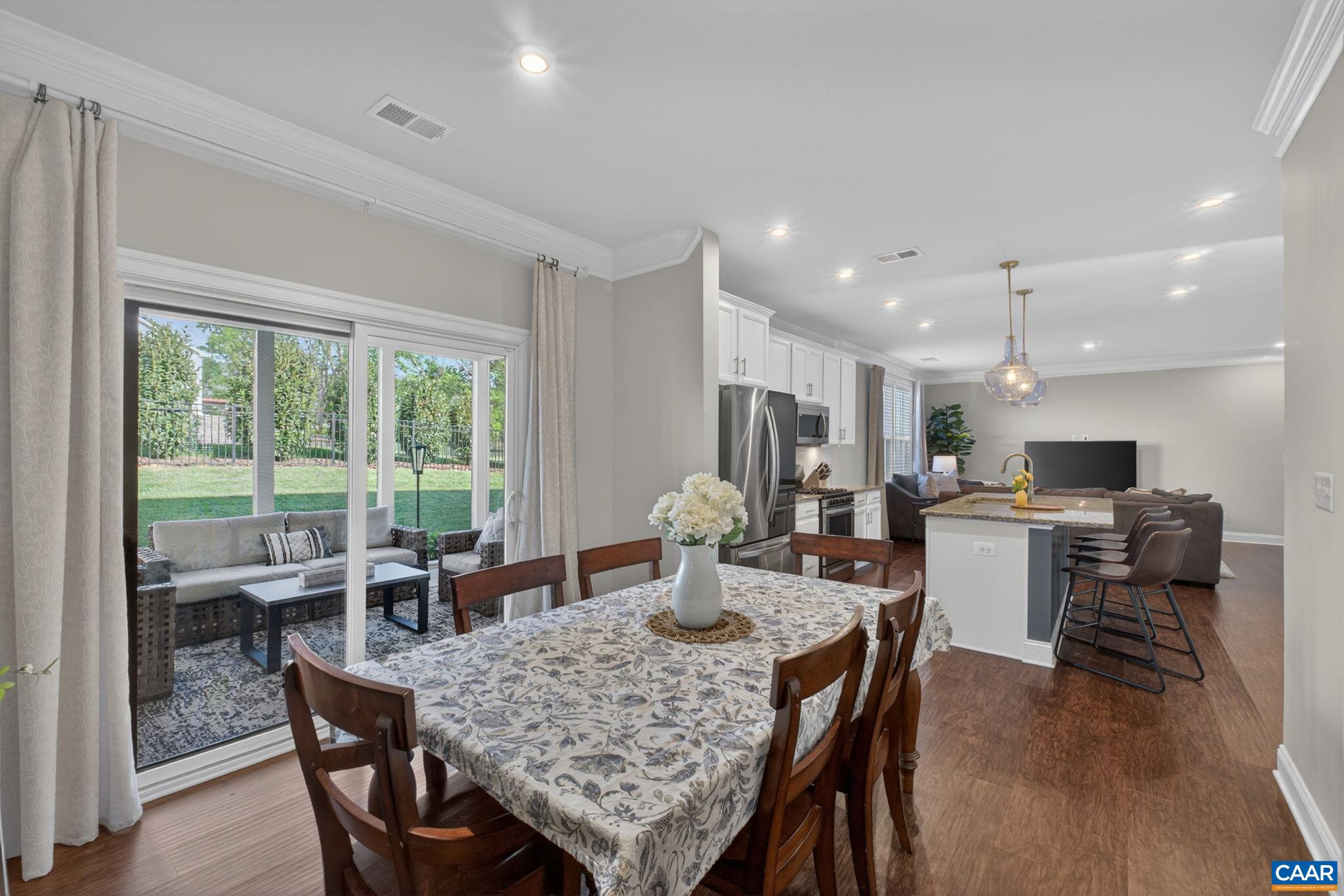 386 CLAIBOURNE RD