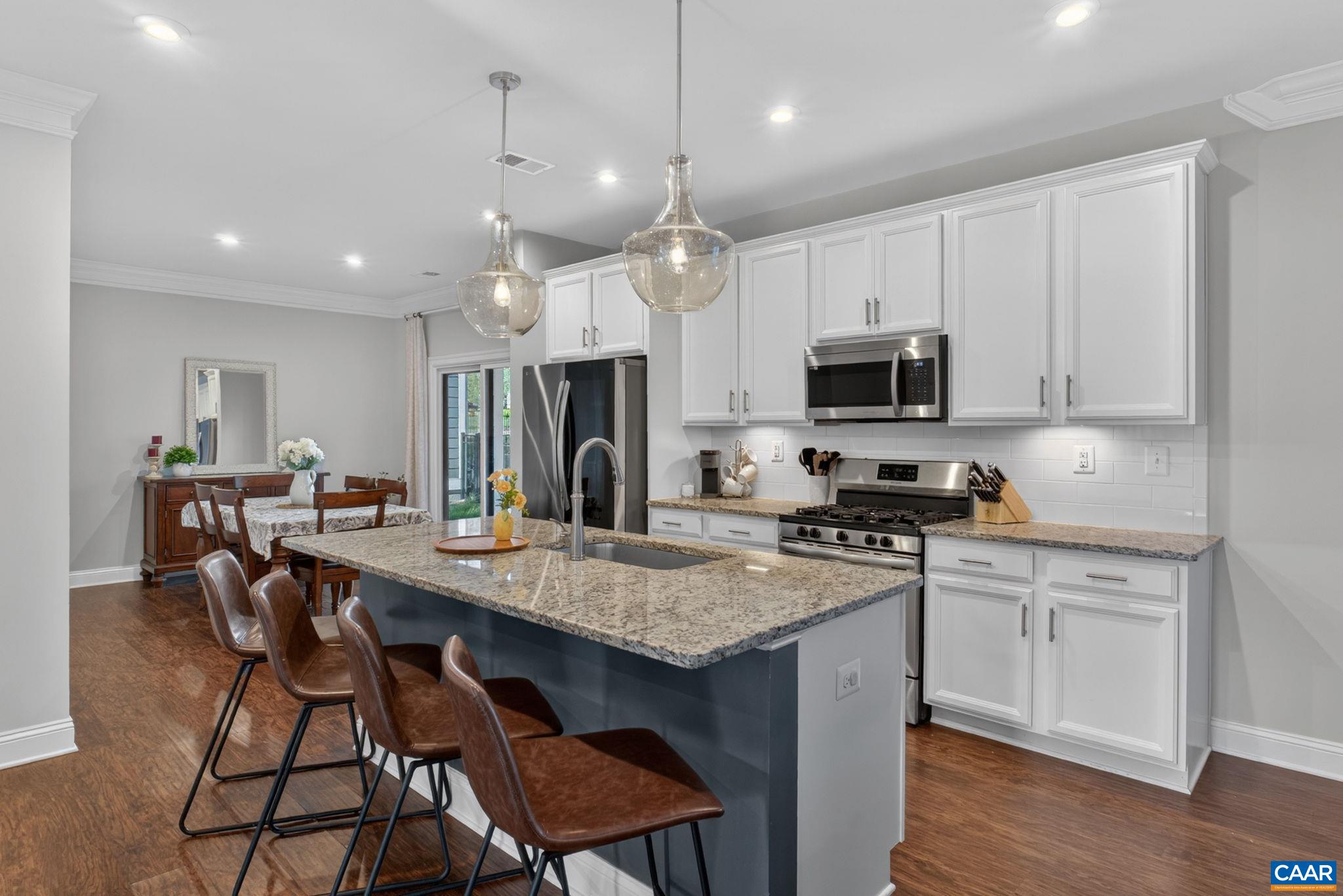 386 CLAIBOURNE RD