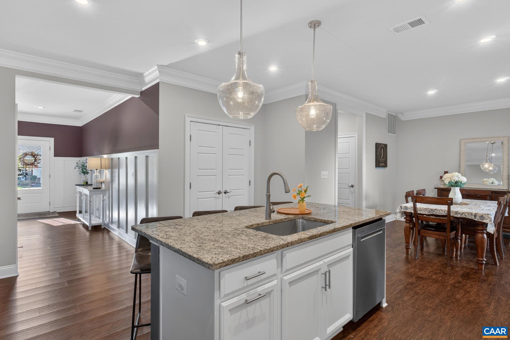 386 CLAIBOURNE RD