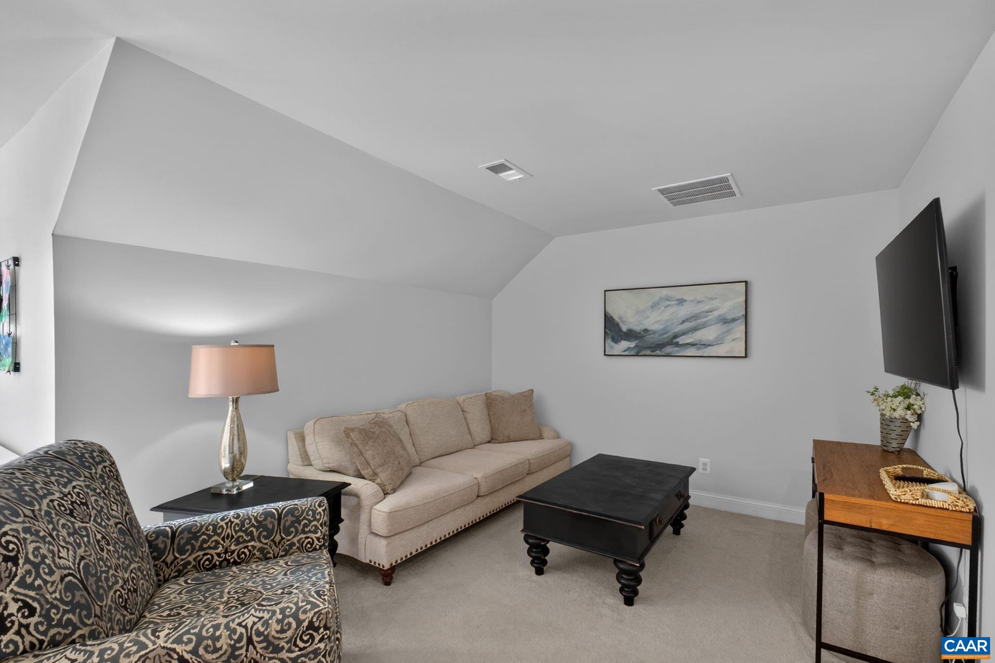 386 CLAIBOURNE RD