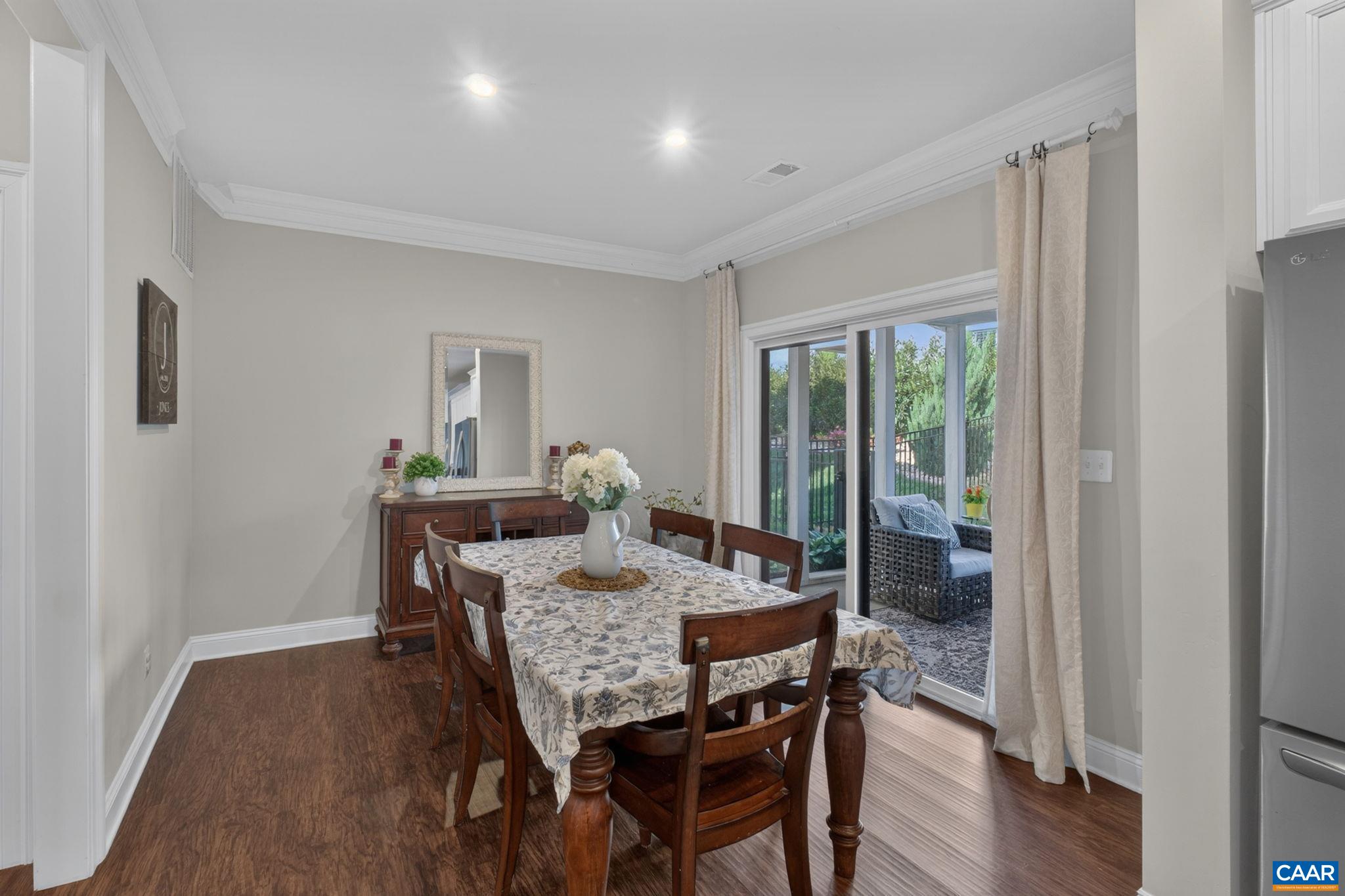 386 CLAIBOURNE RD
