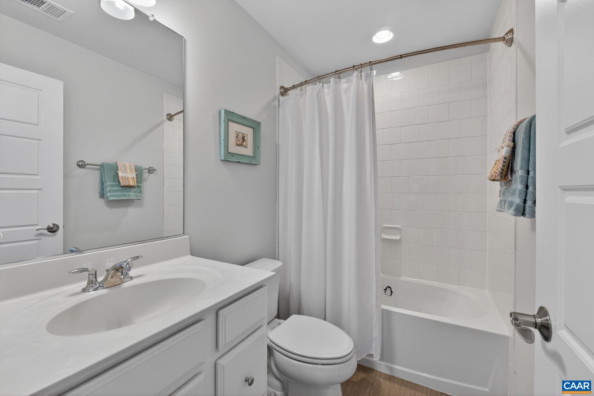 386 CLAIBOURNE RD