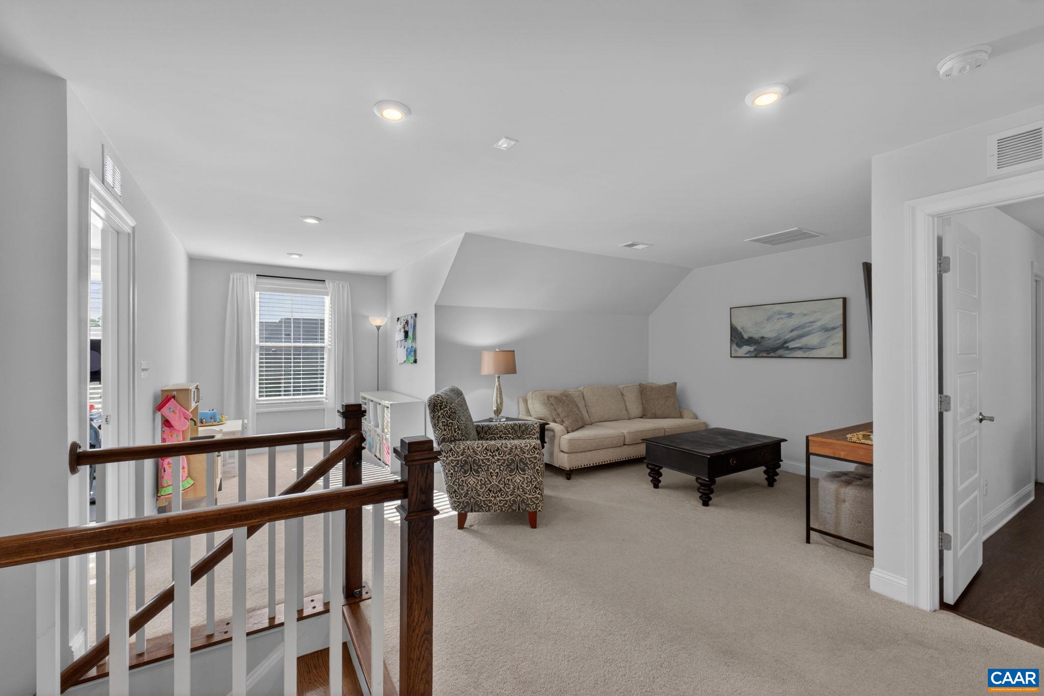 386 CLAIBOURNE RD