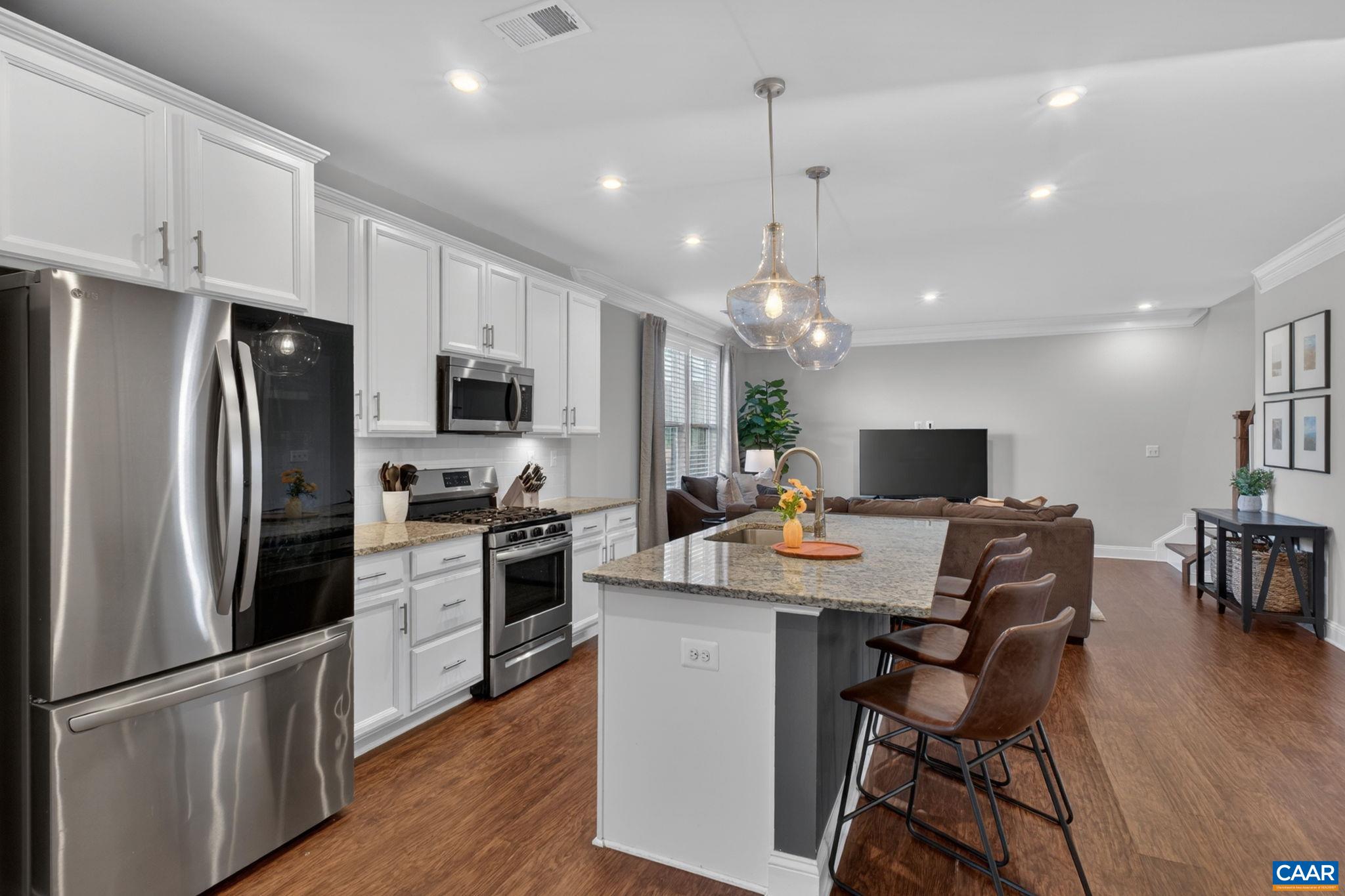 386 CLAIBOURNE RD