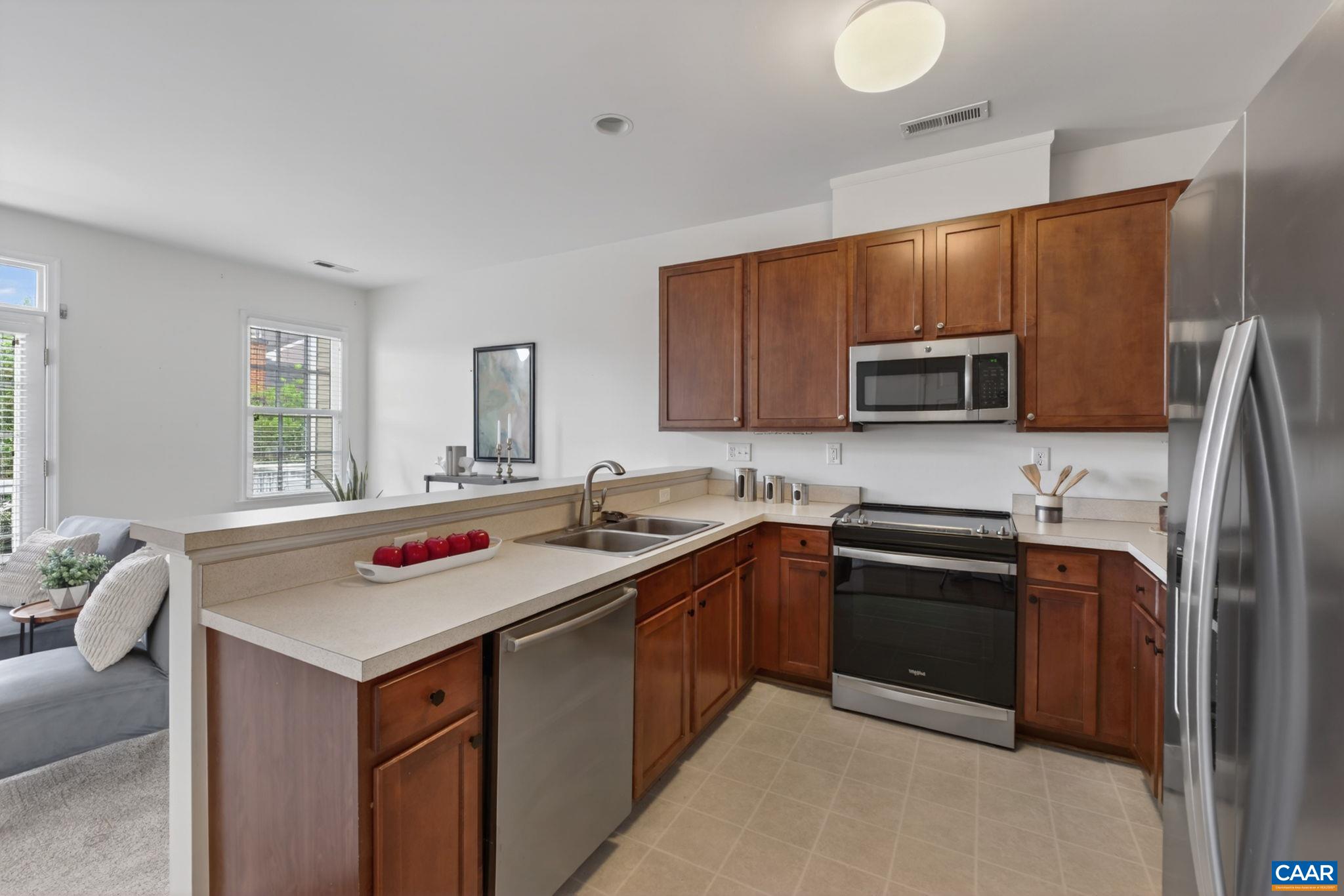 532 SUMMERFORD LN