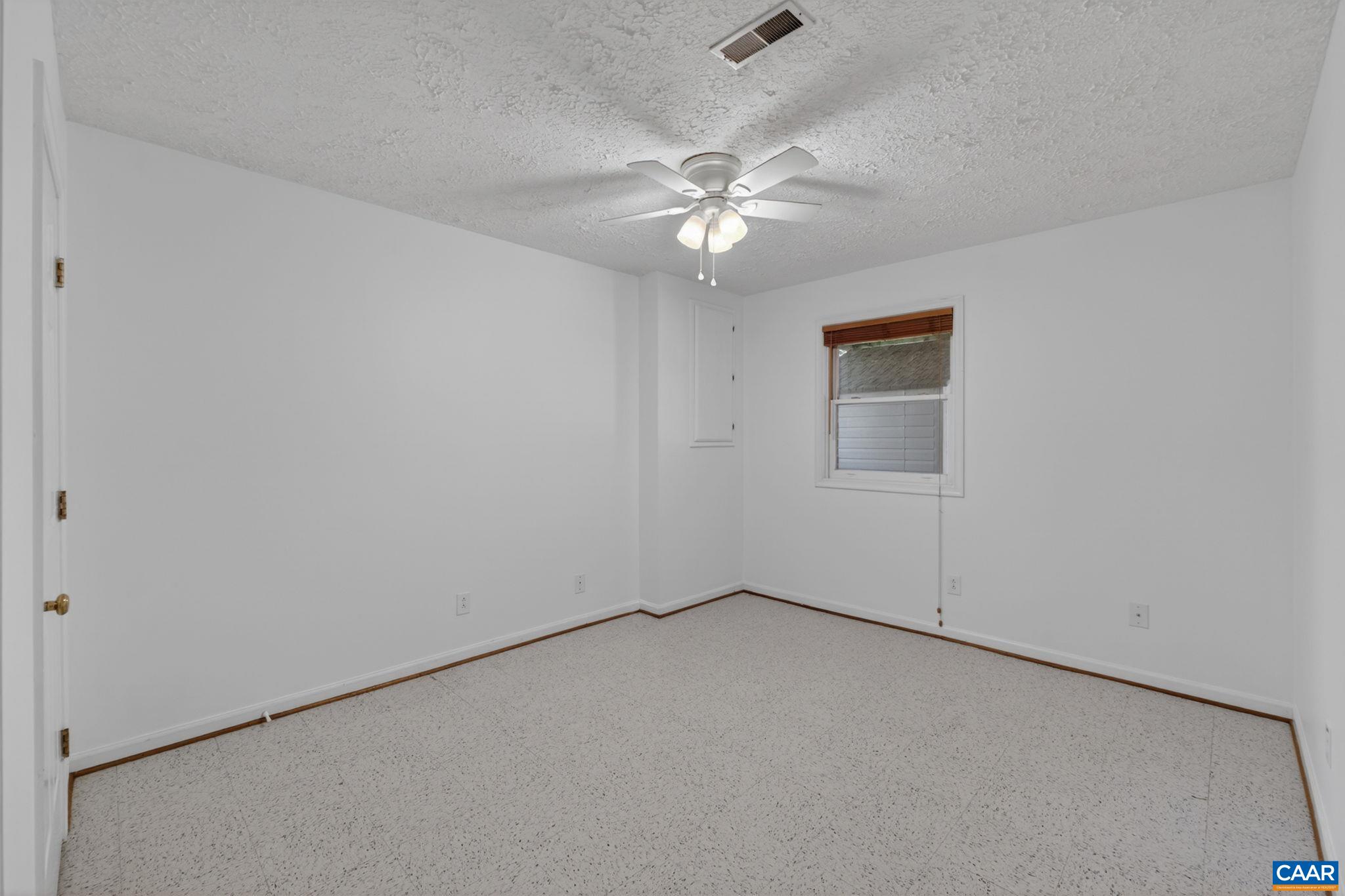 1250 TEMPLETON CIR