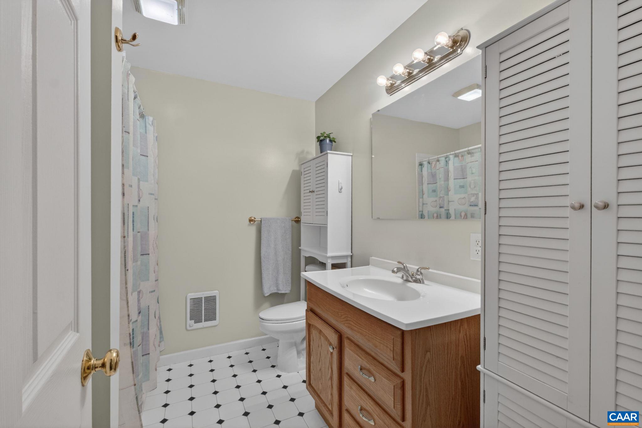 1250 TEMPLETON CIR