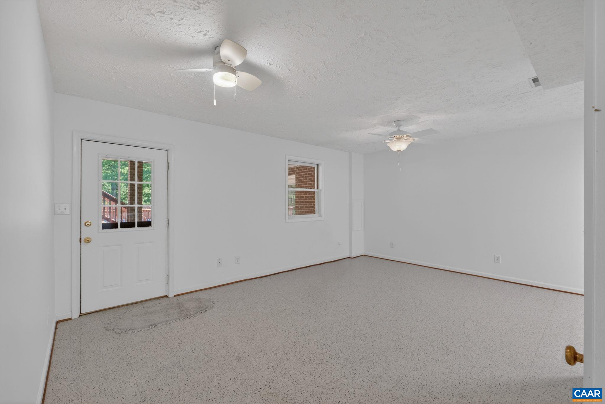 1250 TEMPLETON CIR