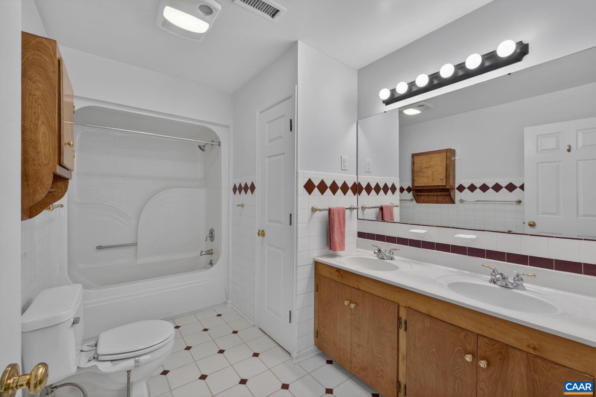 1250 TEMPLETON CIR