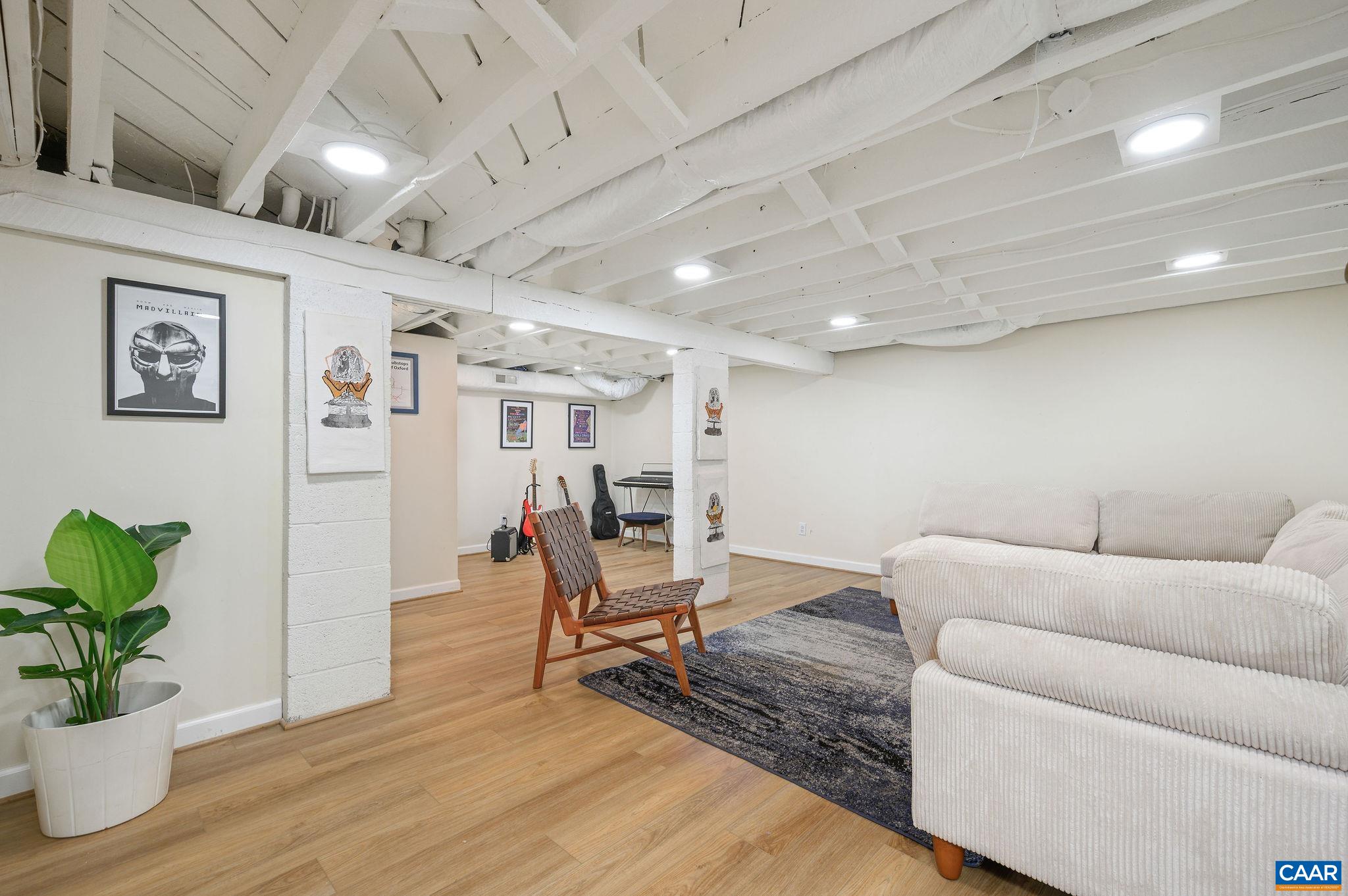 2720 JEFFERSON PARK AVE