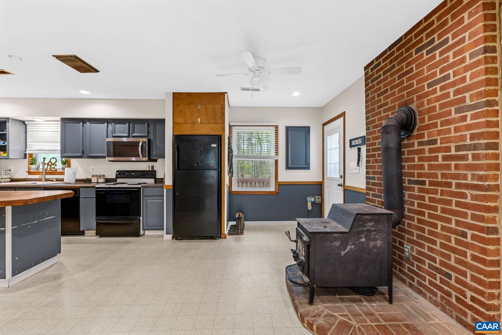 4586 SPOTSWOOD TRL