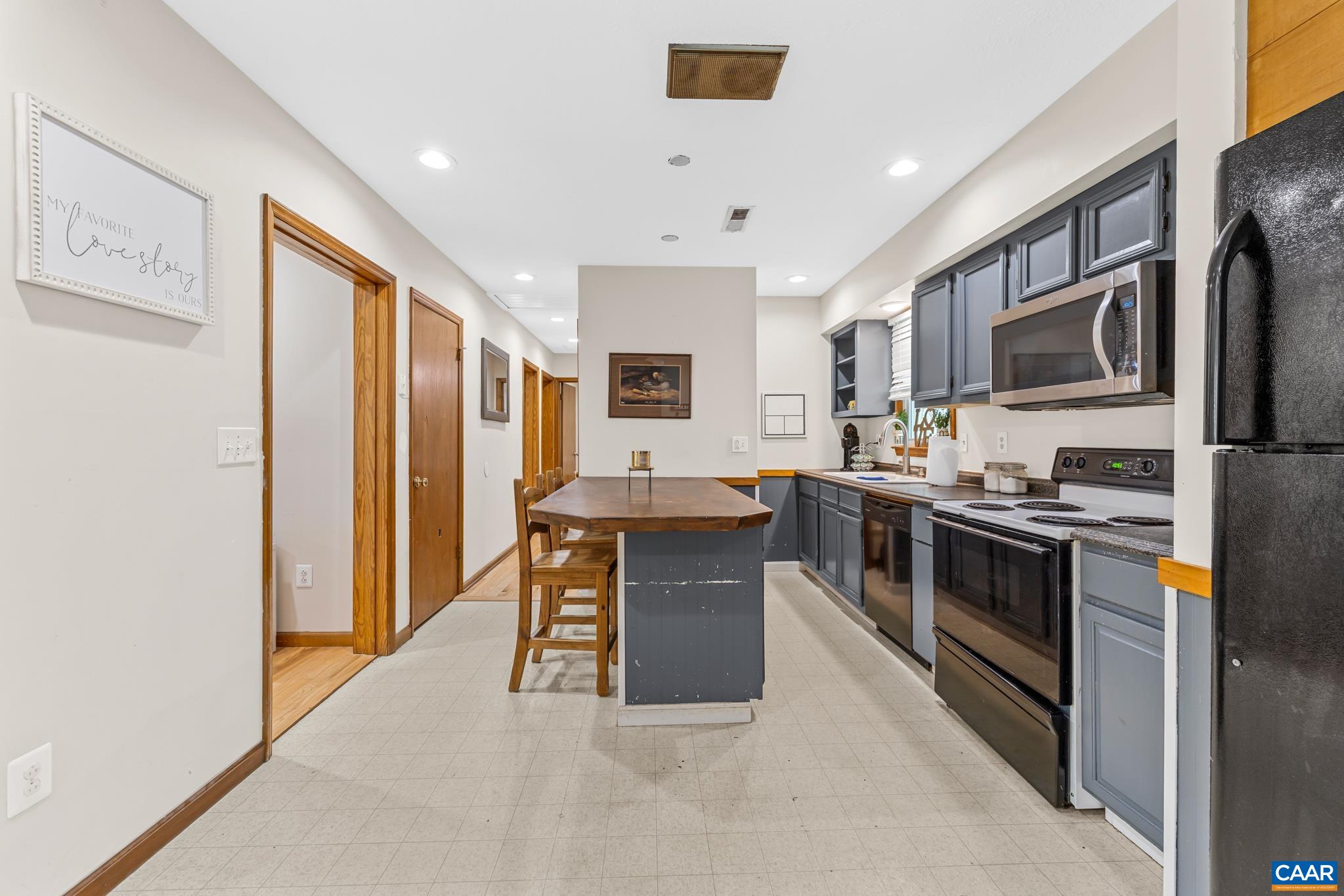 4586 SPOTSWOOD TRL