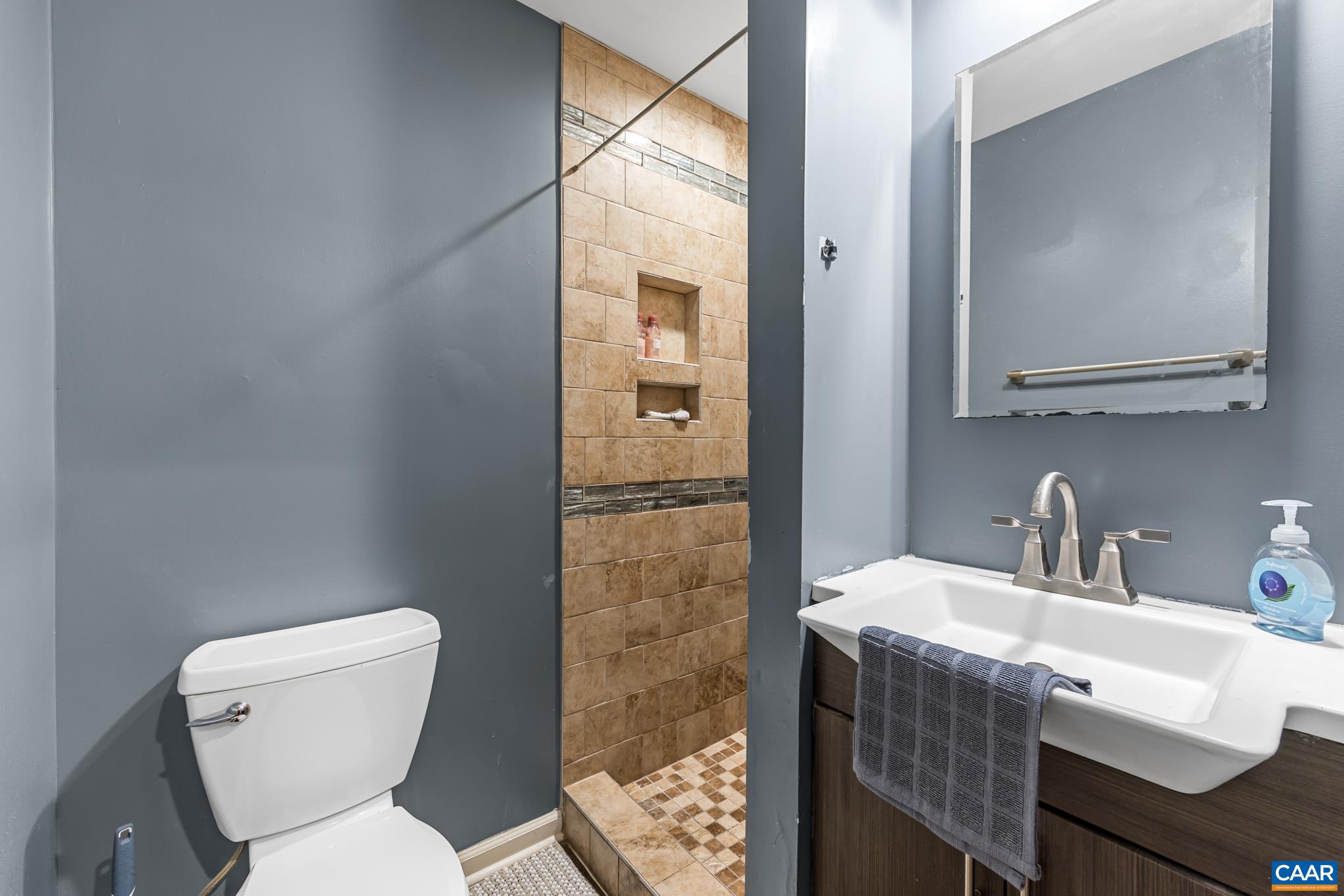 4586 SPOTSWOOD TRL