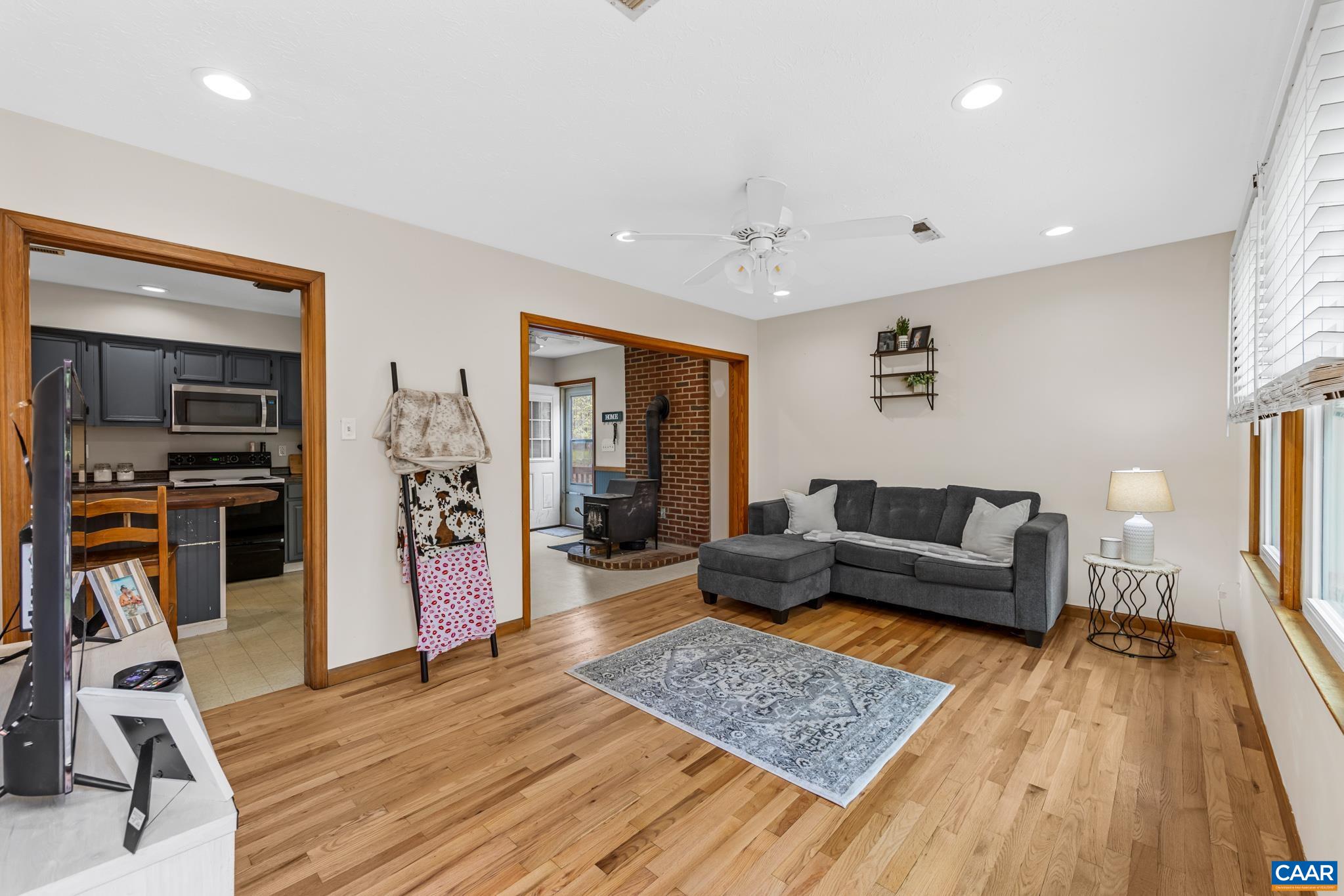4586 SPOTSWOOD TRL