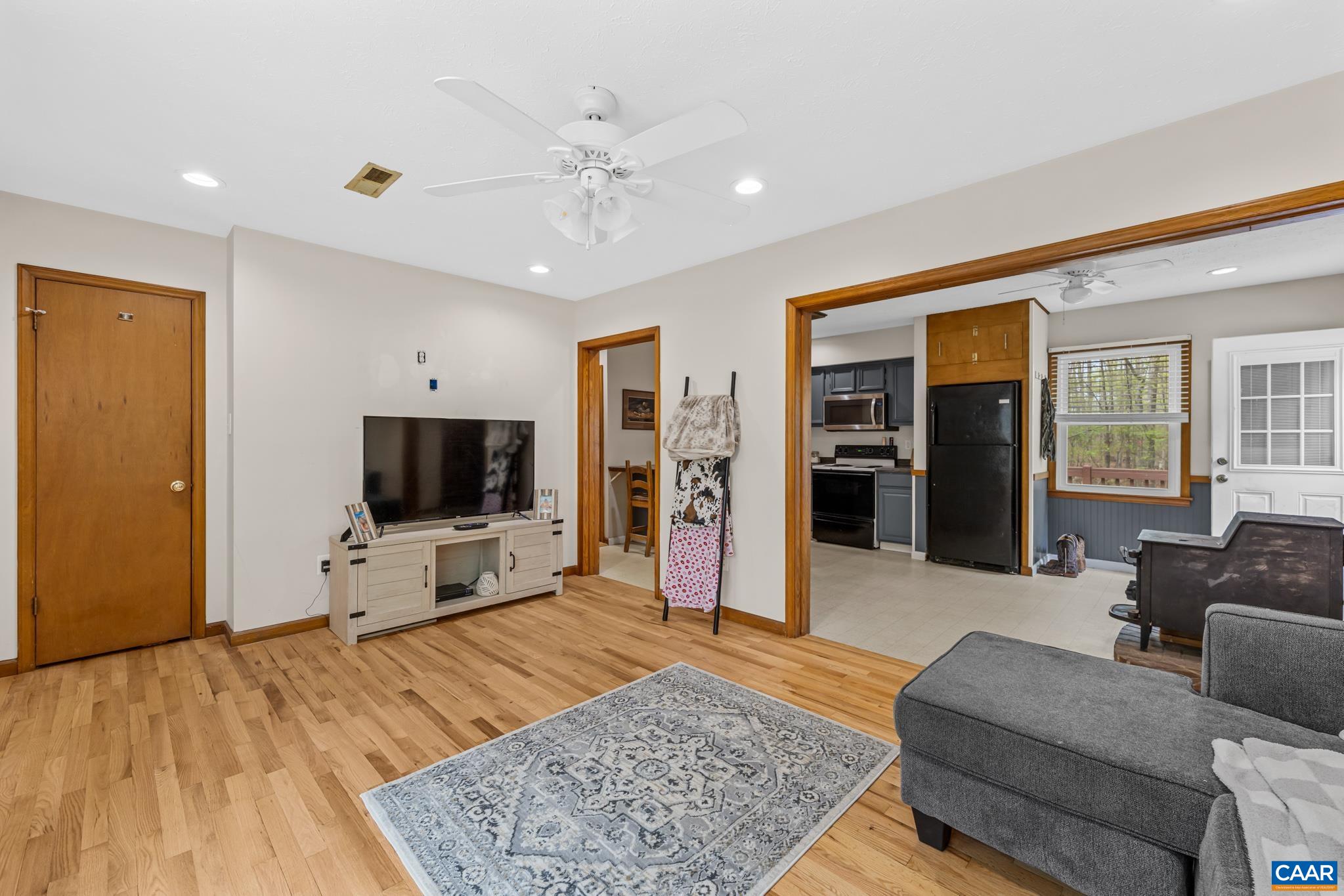 4586 SPOTSWOOD TRL