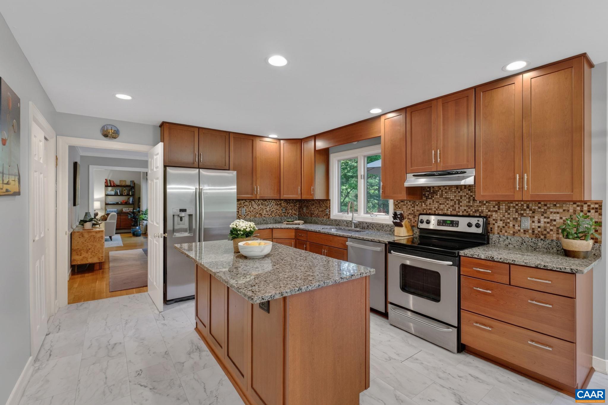 446 PEACOCK DR