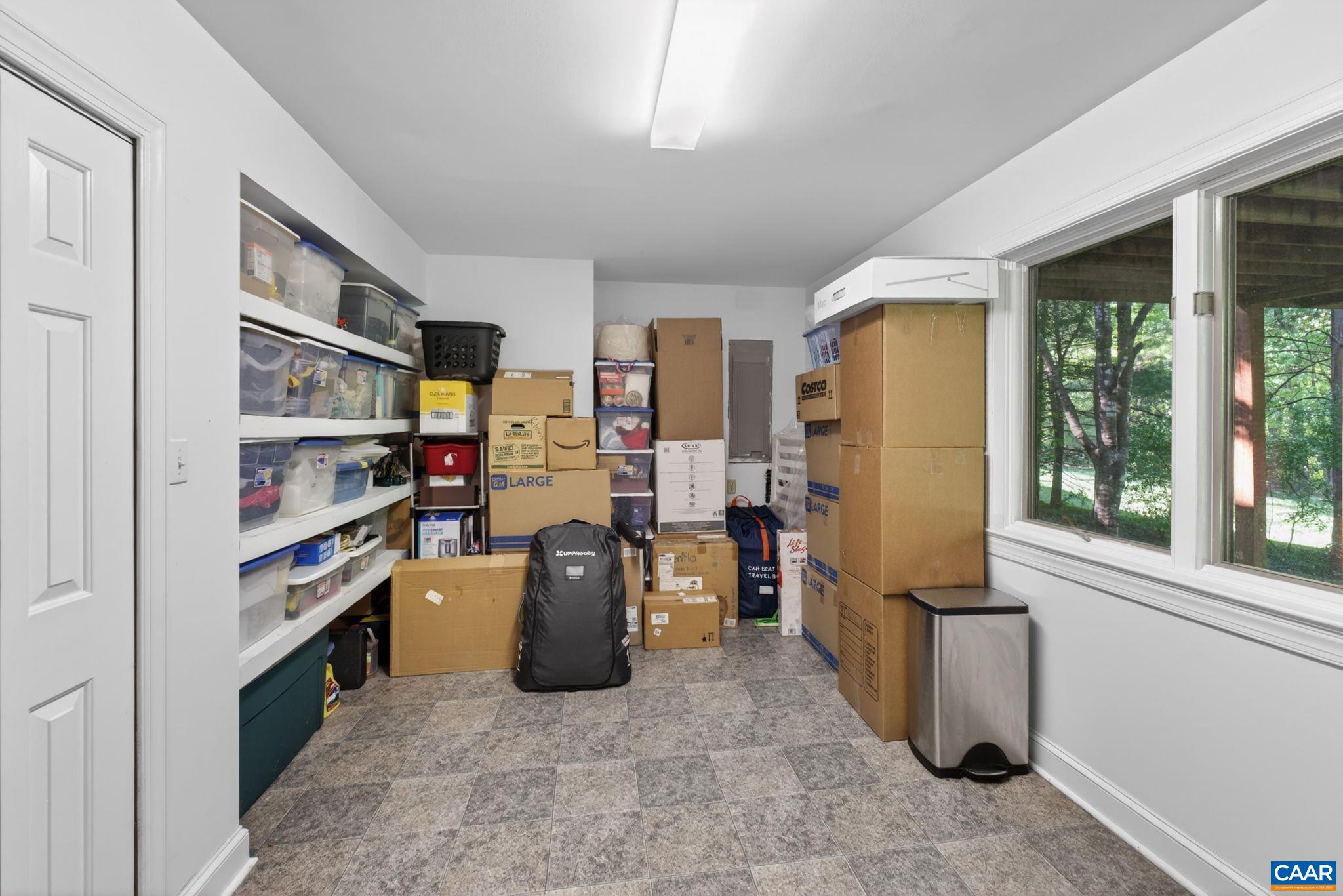 446 PEACOCK DR