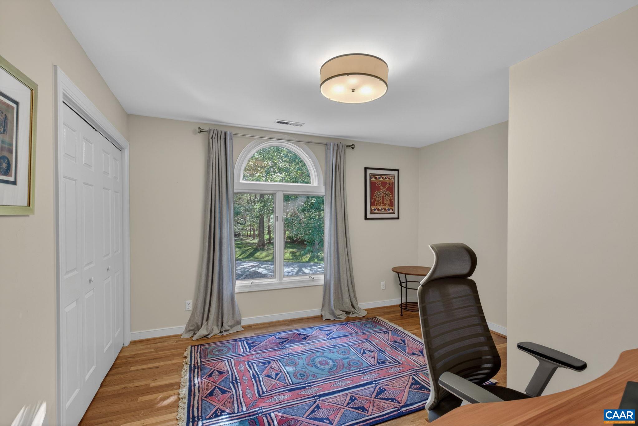 446 PEACOCK DR