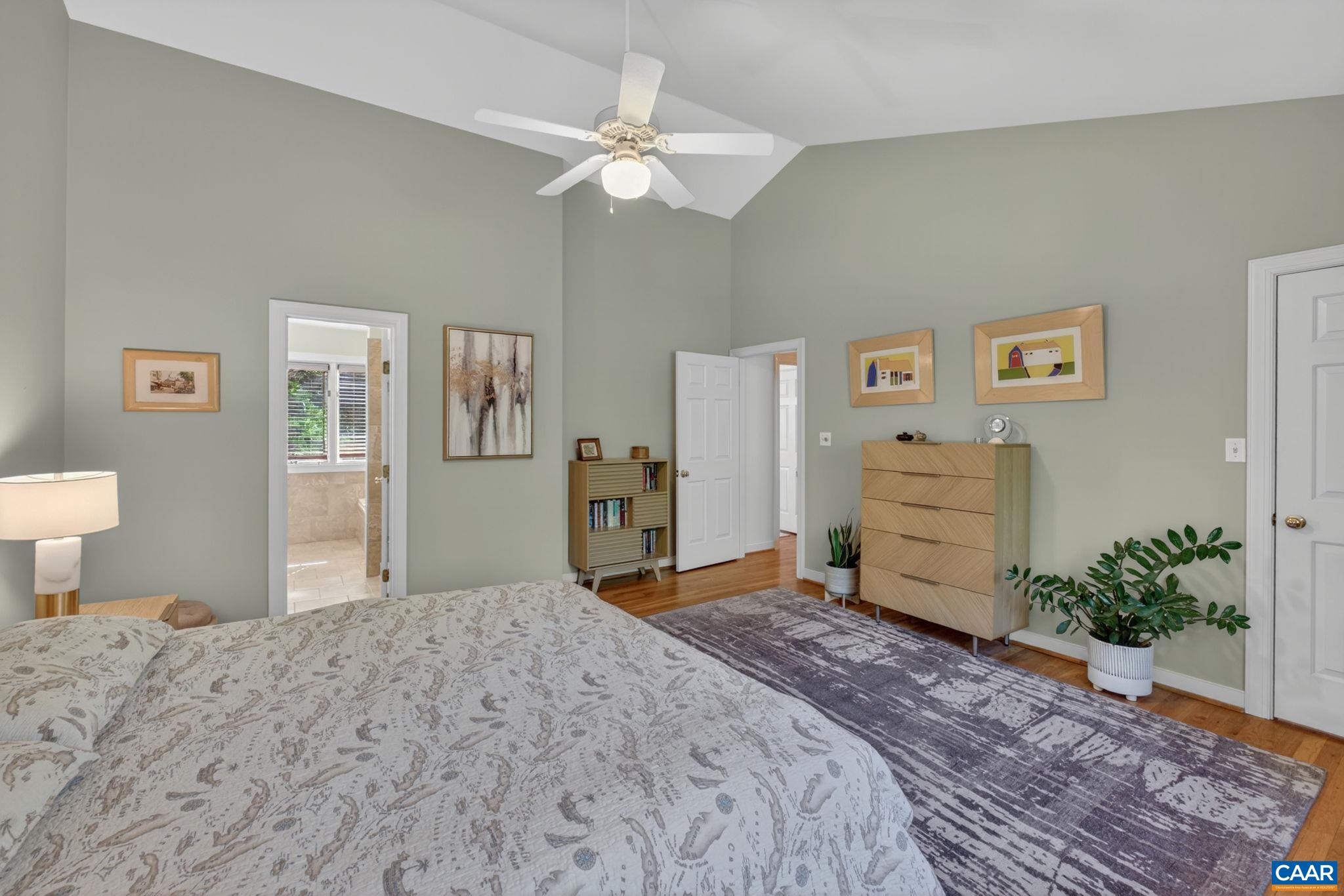446 PEACOCK DR