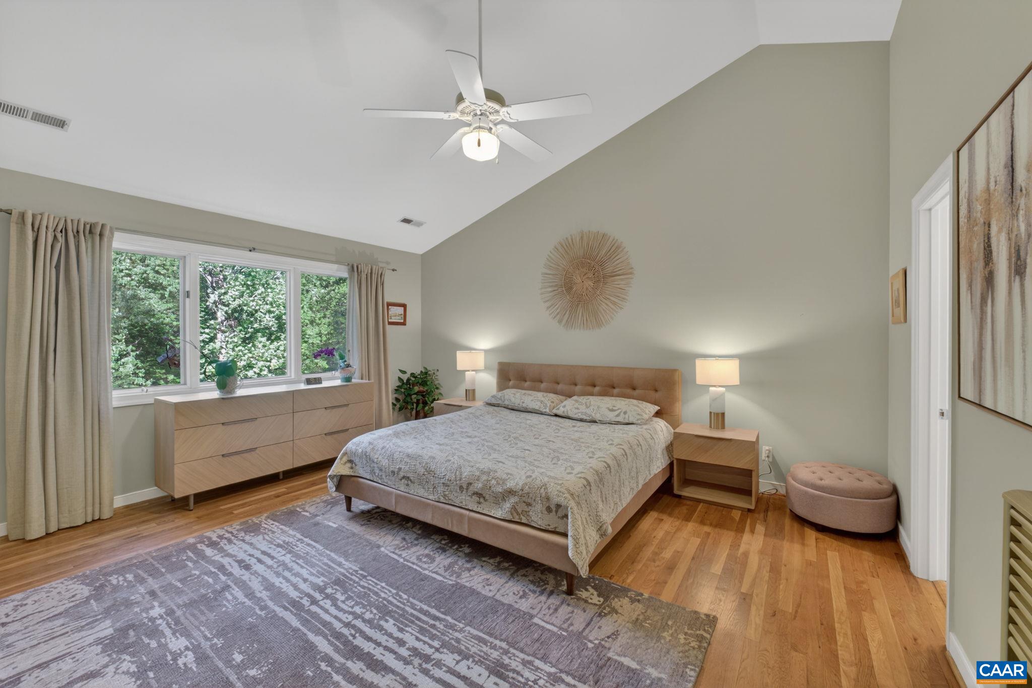 446 PEACOCK DR