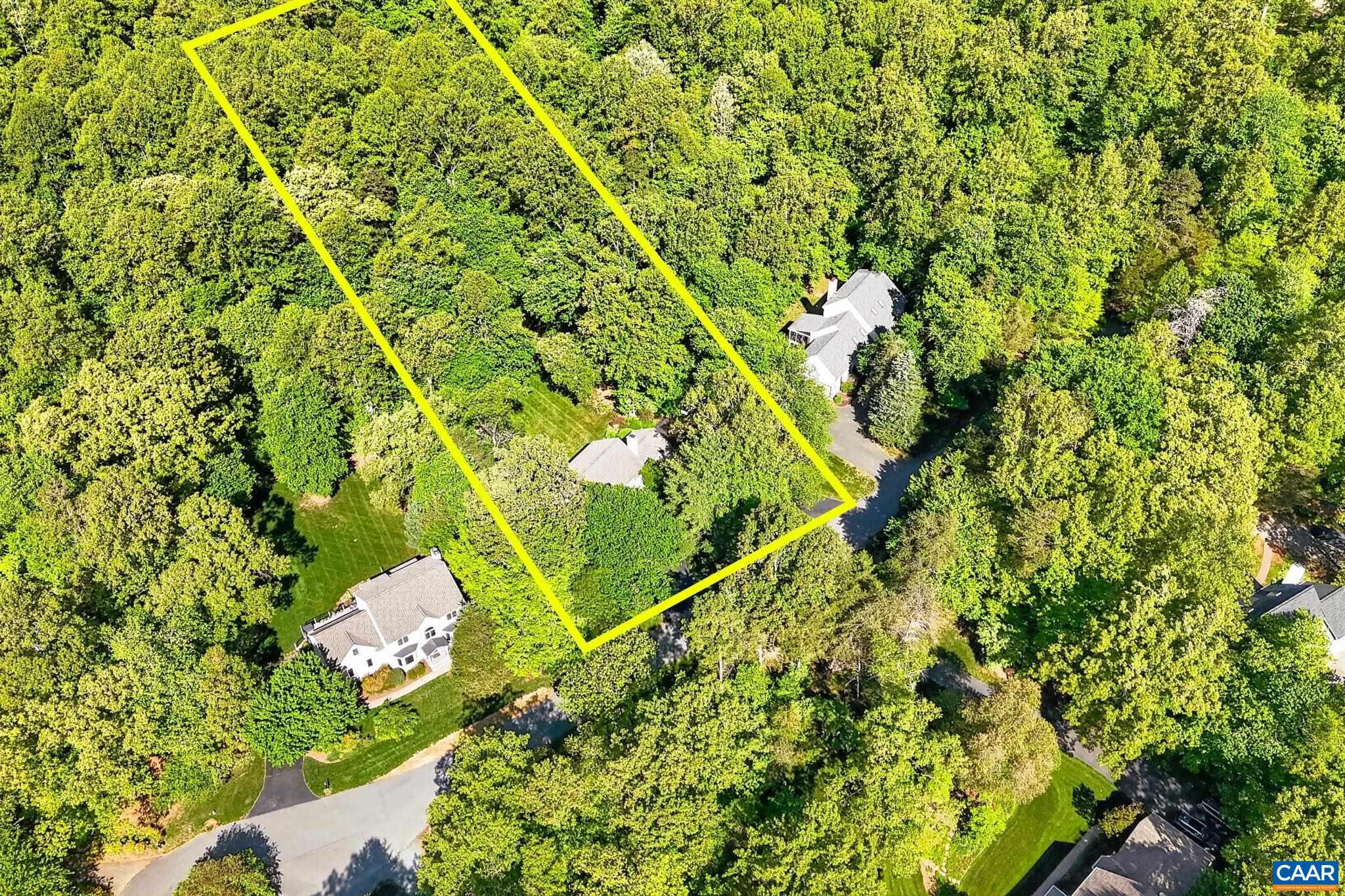 446 PEACOCK DR