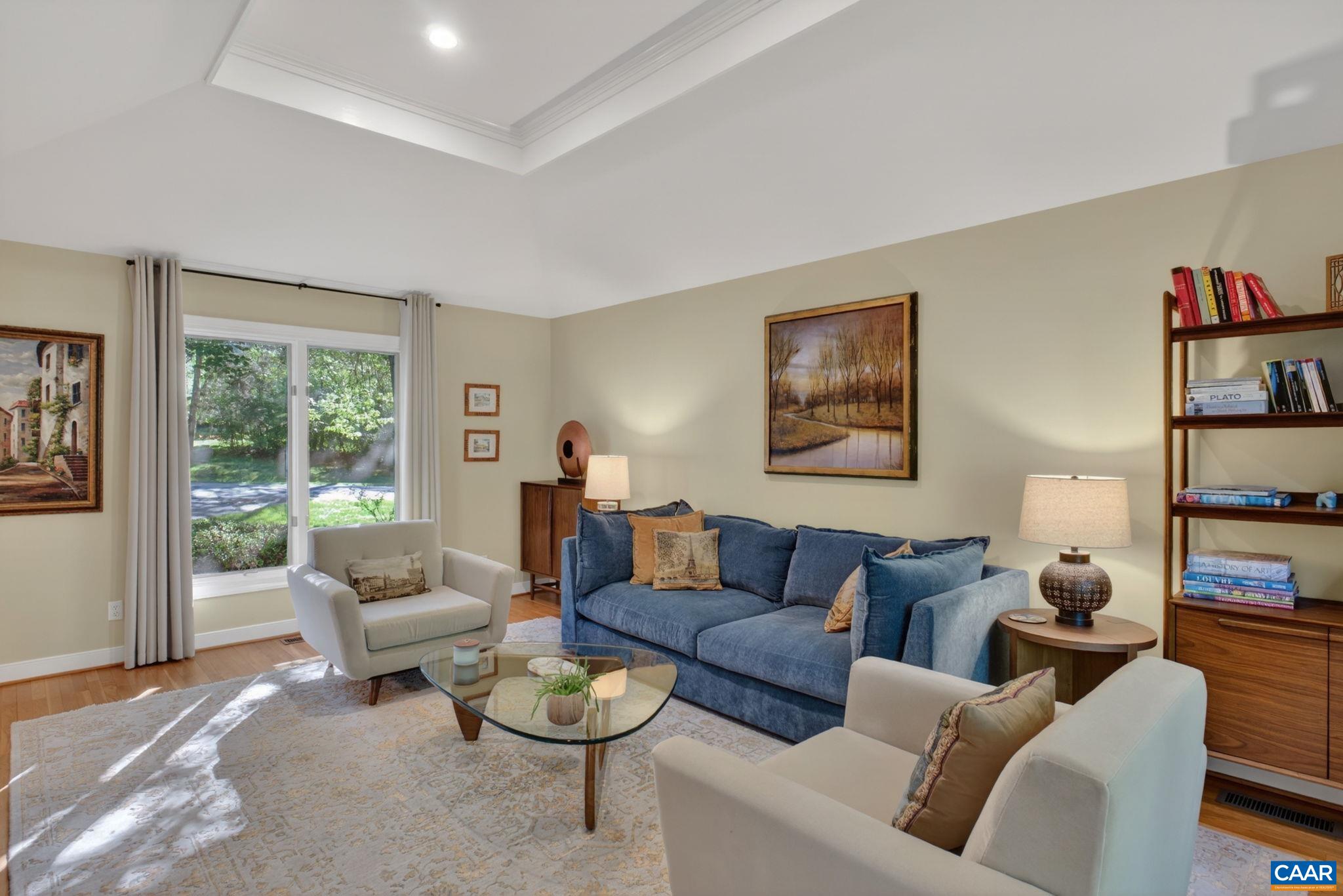 446 PEACOCK DR