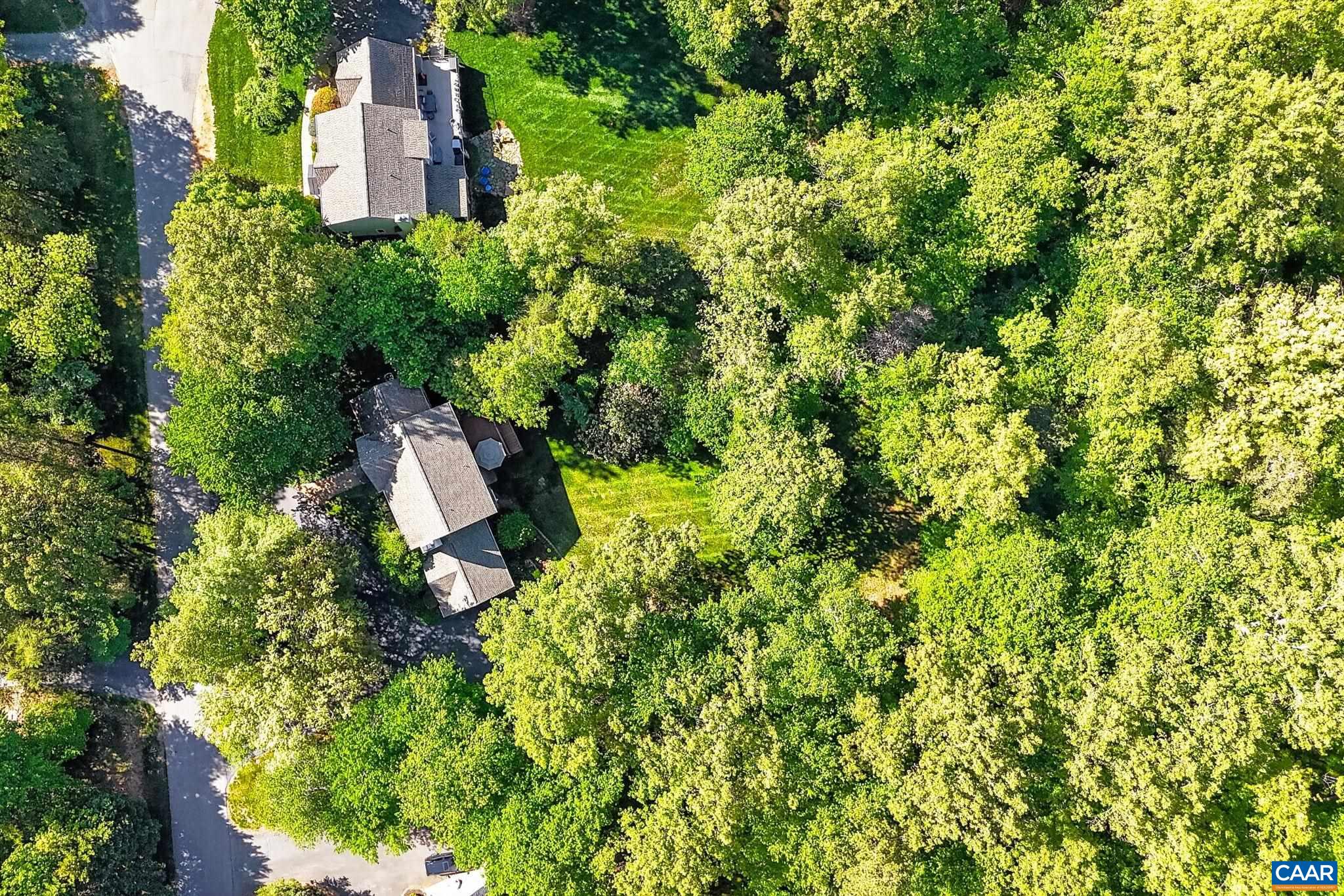 446 PEACOCK DR