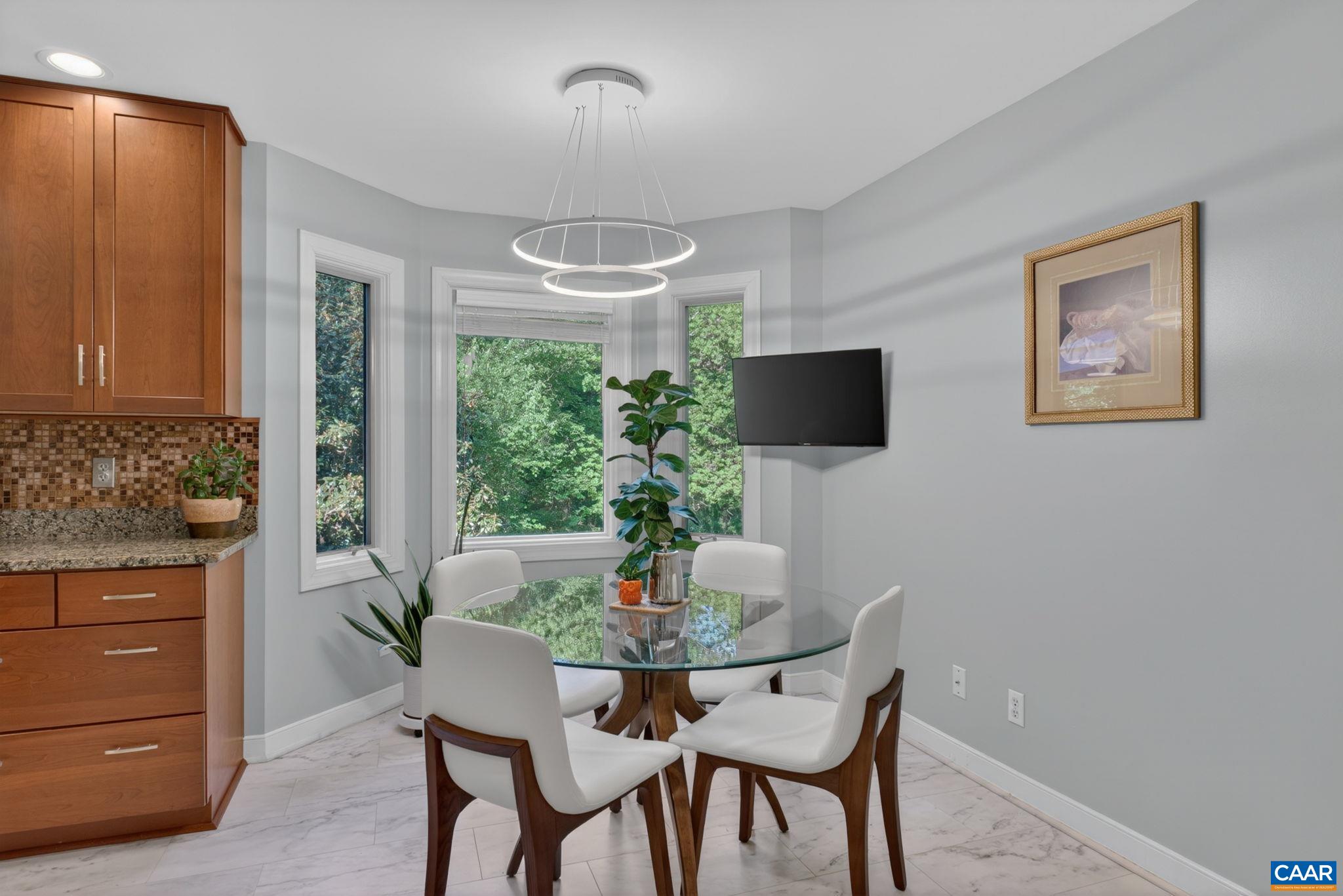 446 PEACOCK DR