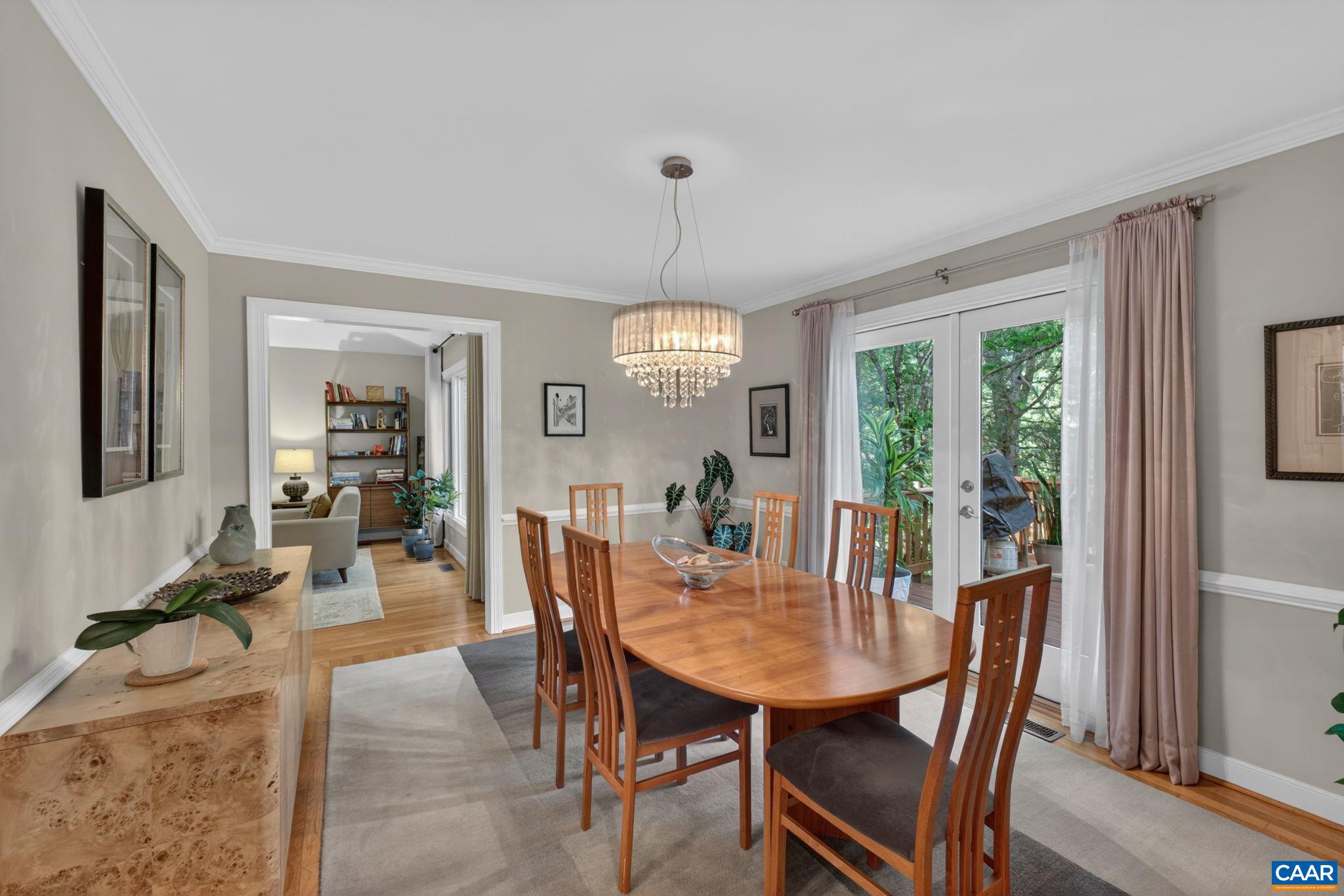 446 PEACOCK DR