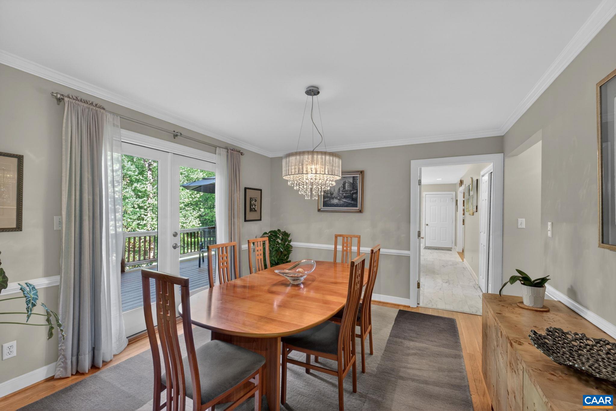 446 PEACOCK DR