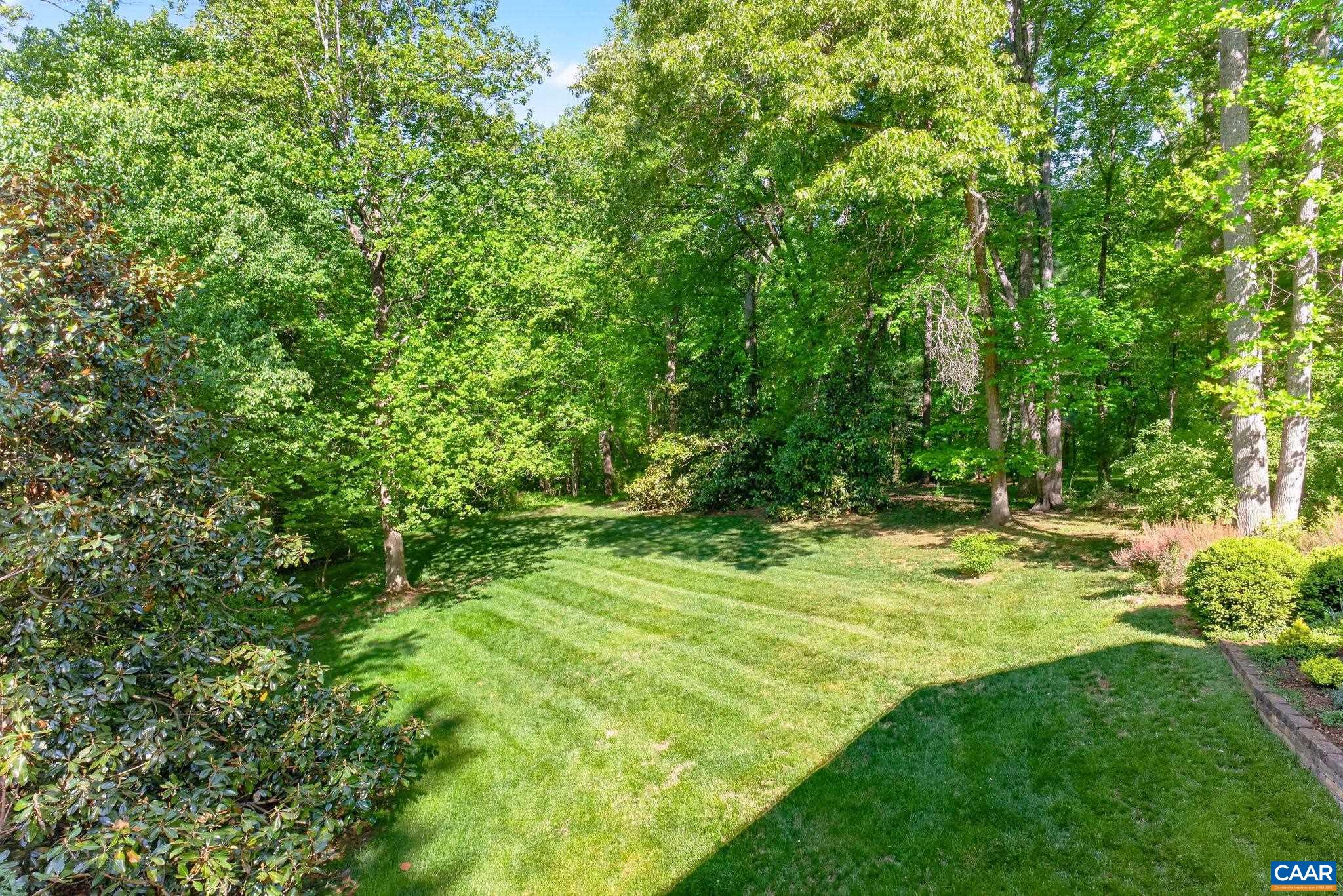 446 PEACOCK DR