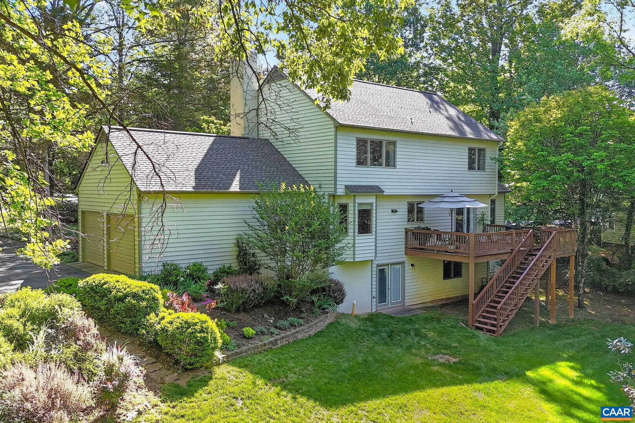 446 PEACOCK DR
