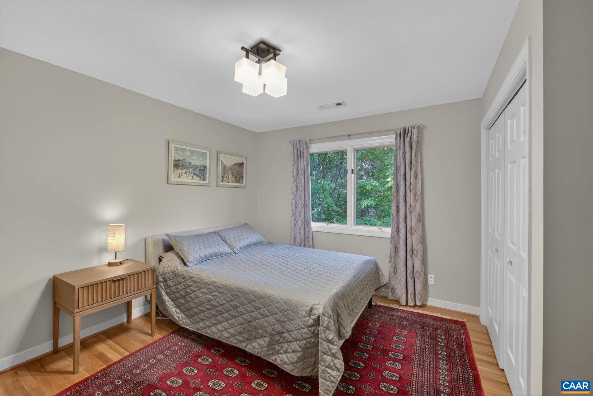 446 PEACOCK DR