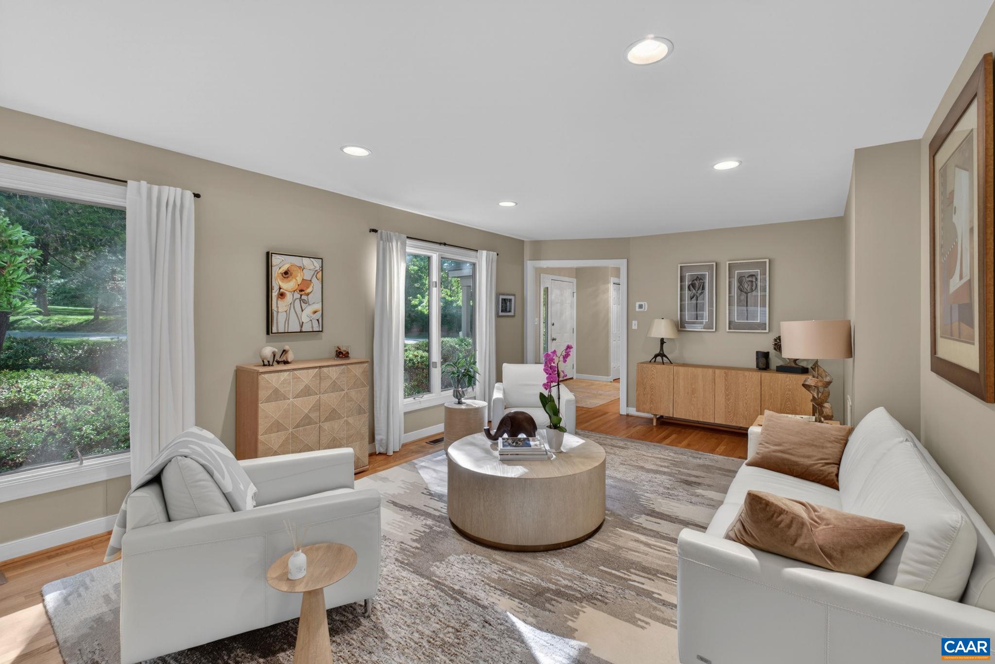 446 PEACOCK DR