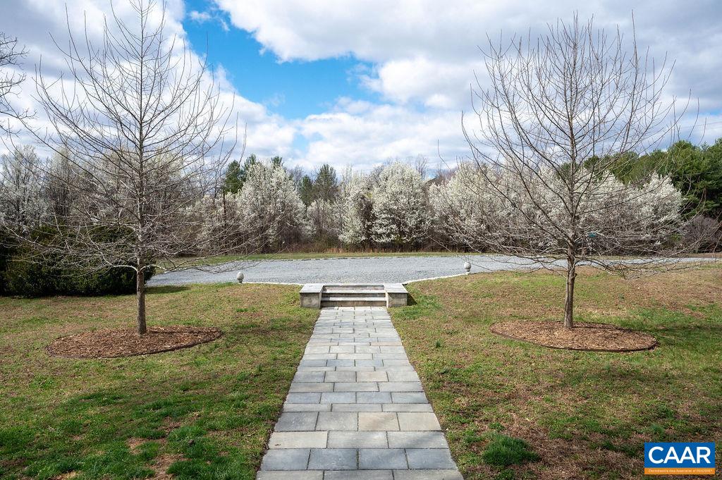 2233 EARLYSVILLE RD