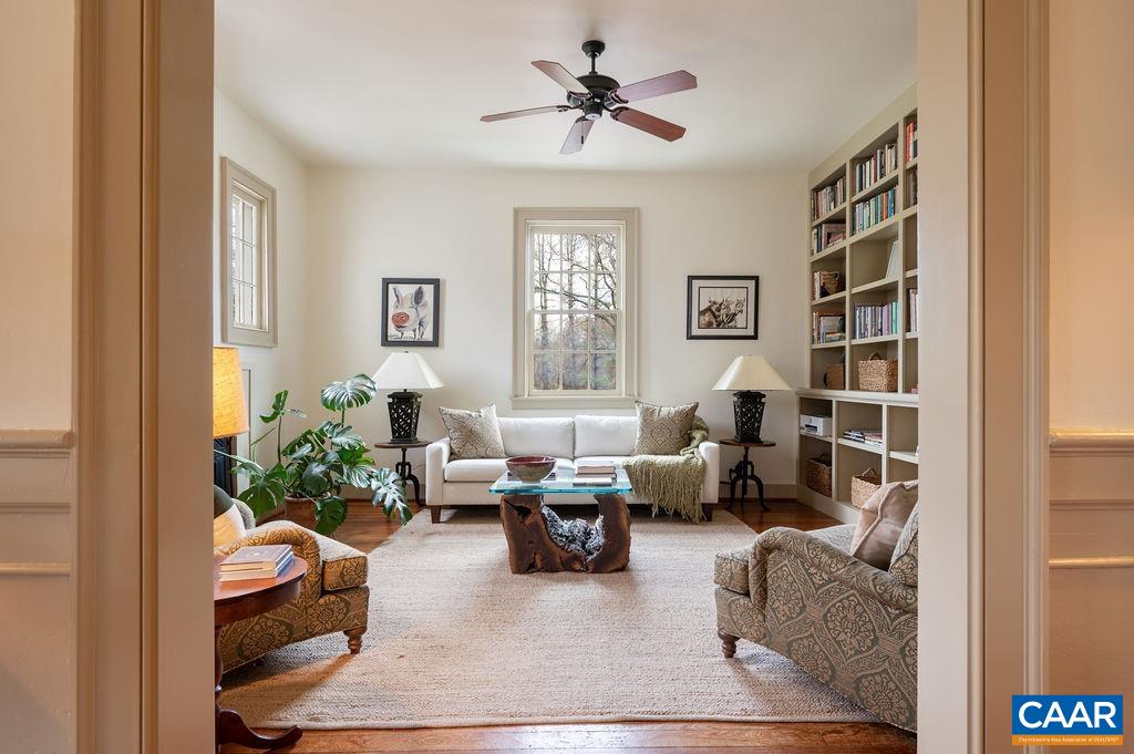2233 EARLYSVILLE RD