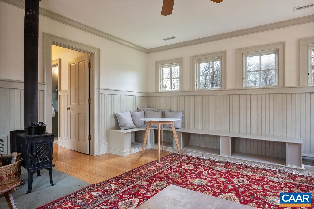 2233 EARLYSVILLE RD