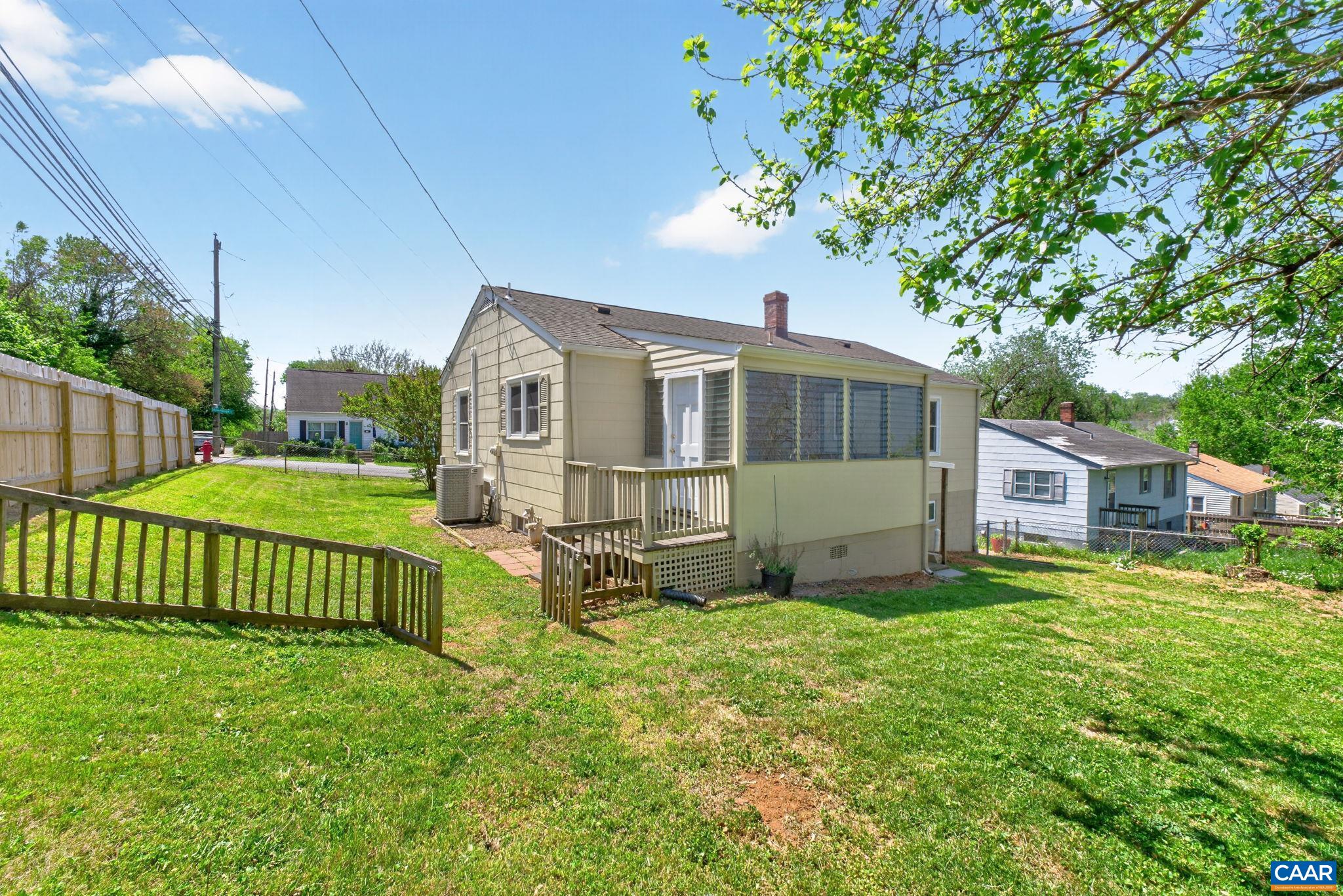 511 STONEHENGE AVE