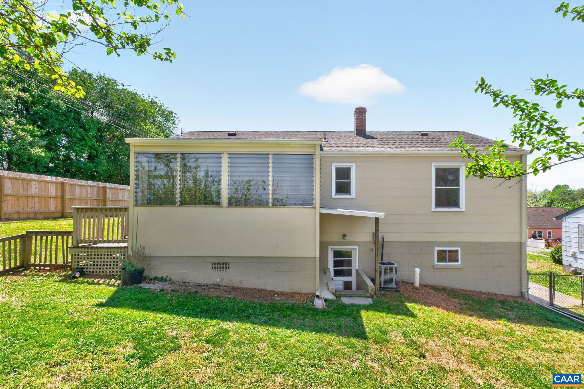 511 STONEHENGE AVE