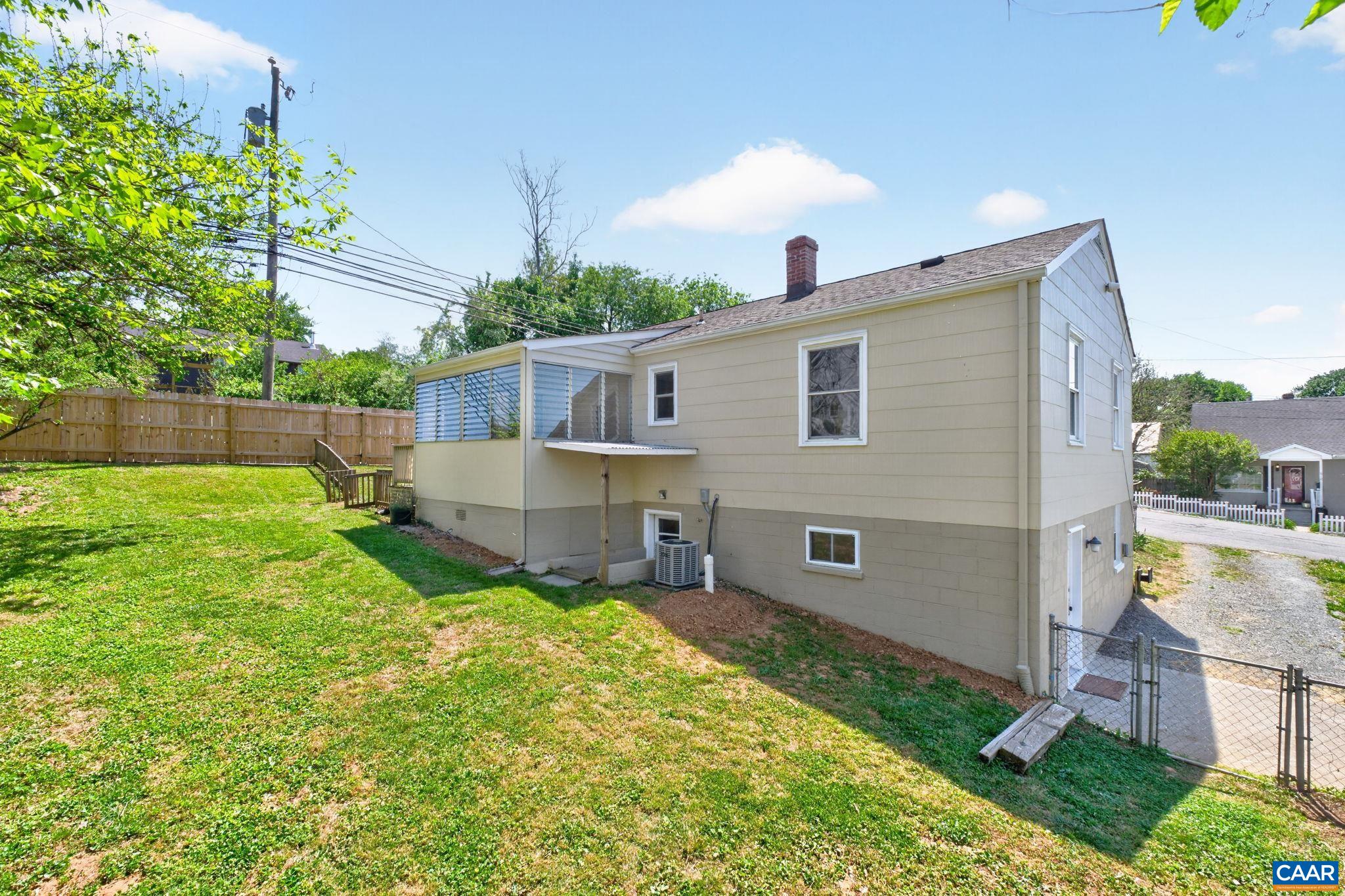 511 STONEHENGE AVE