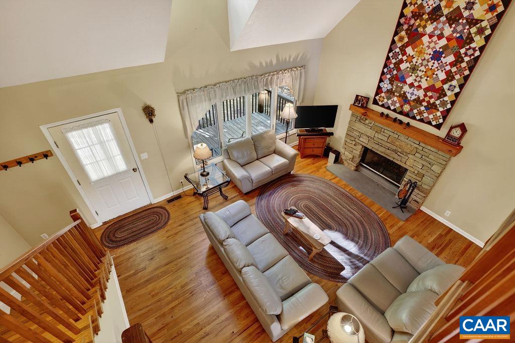 93 HONEY LOCUST LN