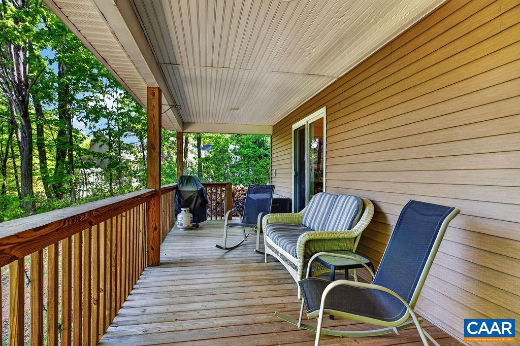 93 HONEY LOCUST LN