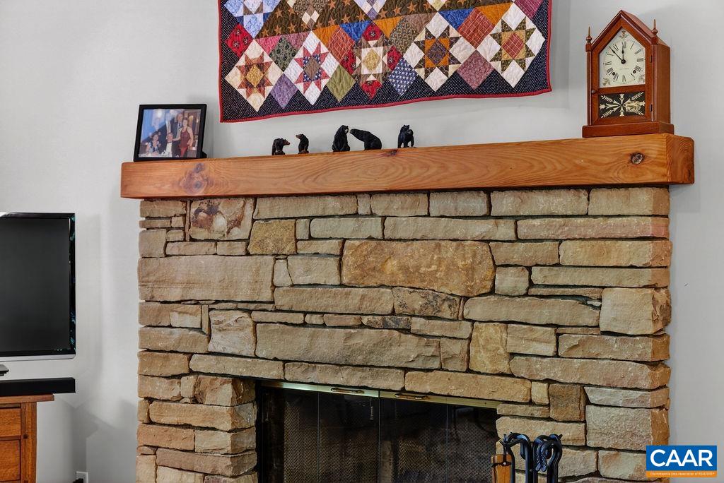 93 HONEY LOCUST LN