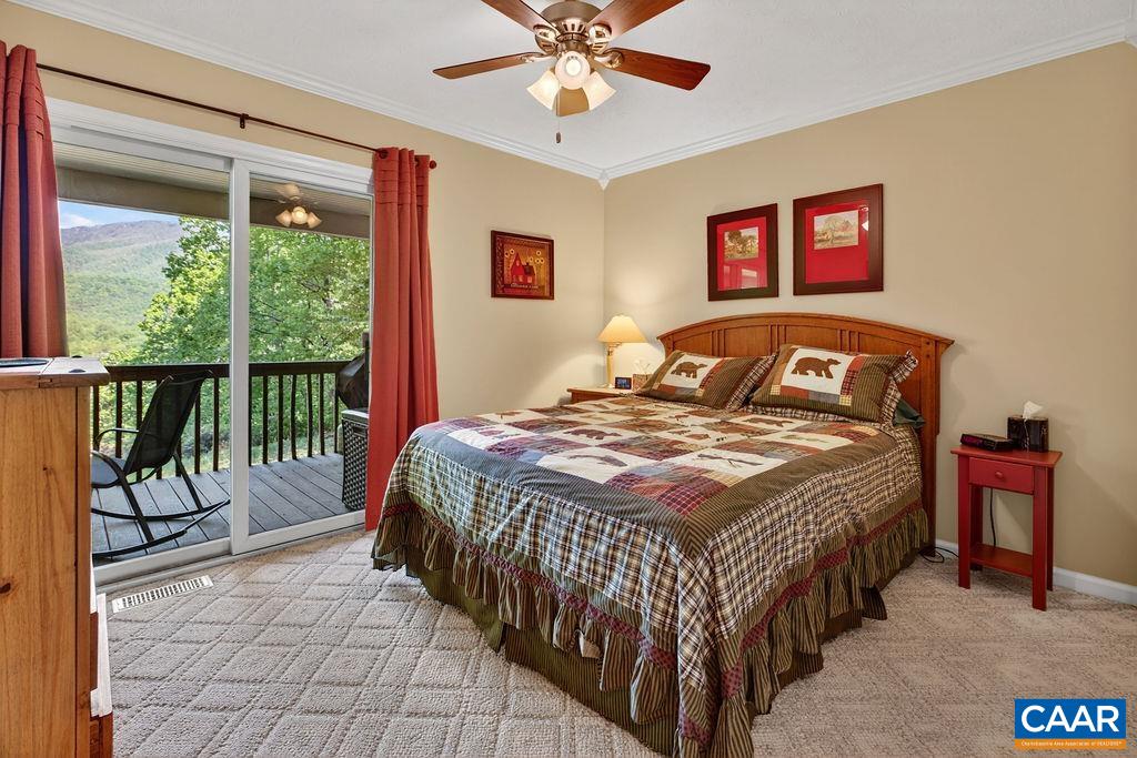 93 HONEY LOCUST LN